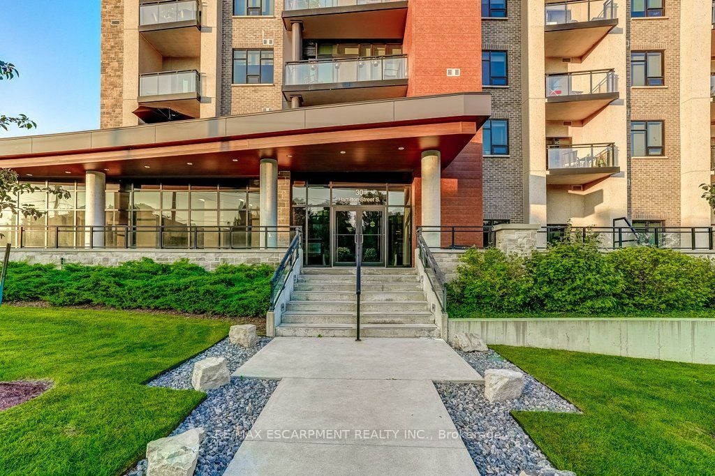 30 Hamilton Street S 711, Hamilton, ON L8B 1V8 photo 2