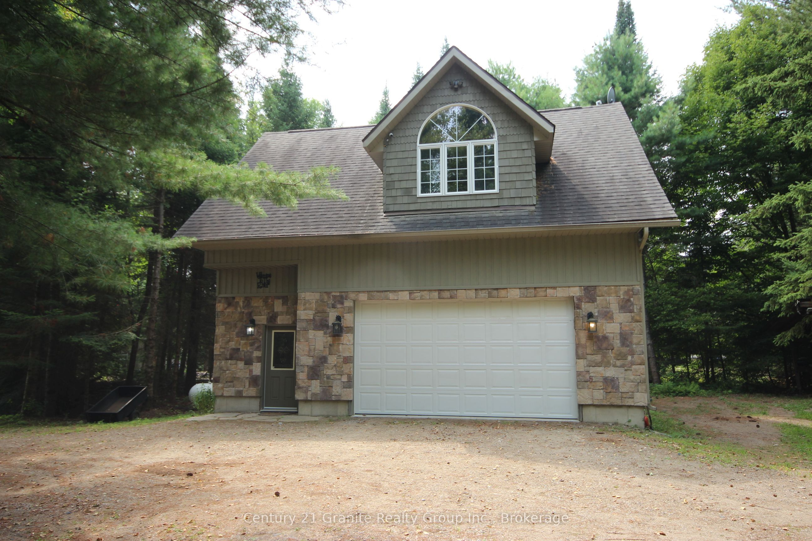 1082 Green Lake Road, Algonquin Highlands, ON K0M 1S0 photo 3