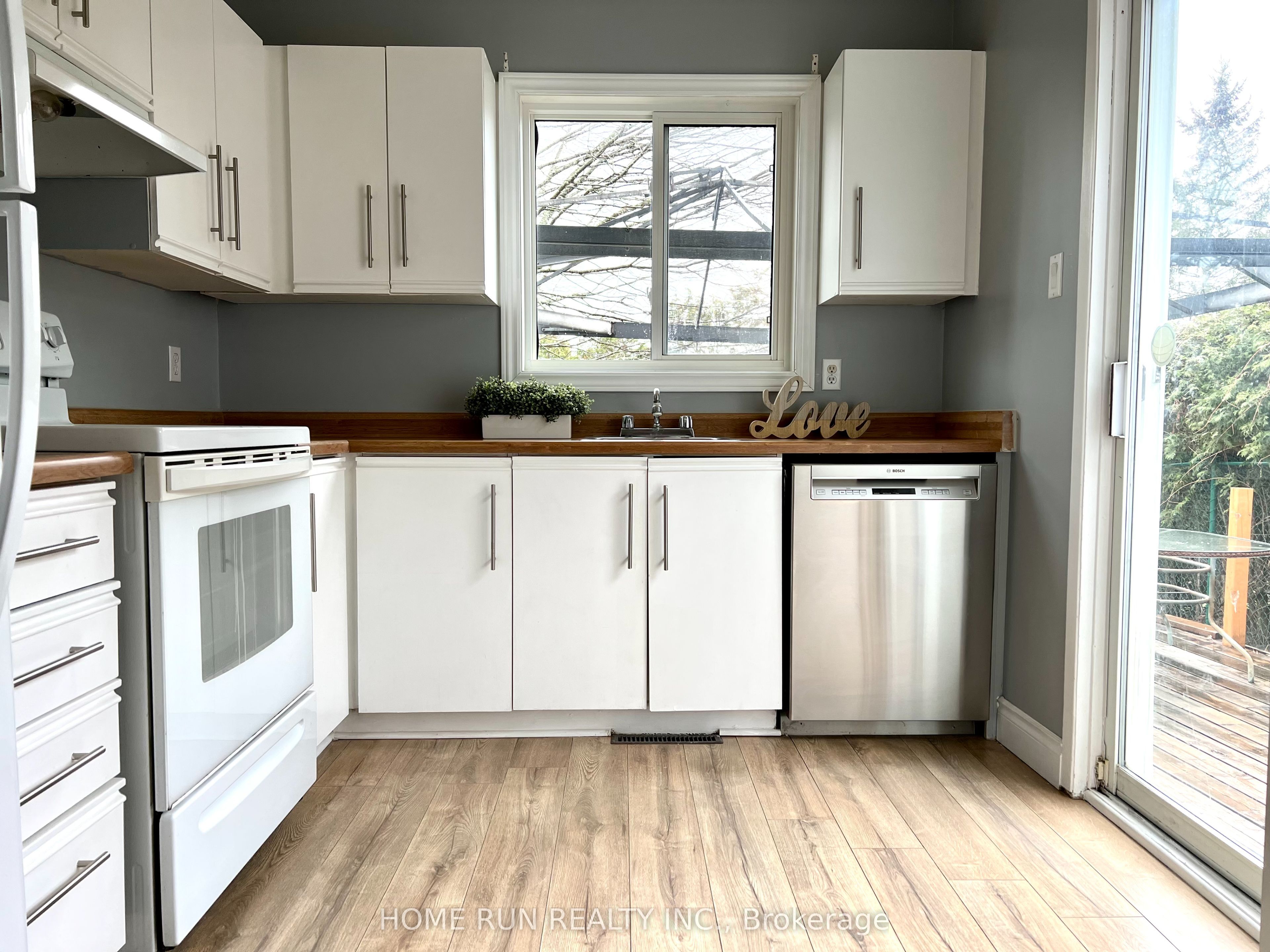 159 Pheasant Run Drive, Barrhaven, ON K2J 2R1 photo 3