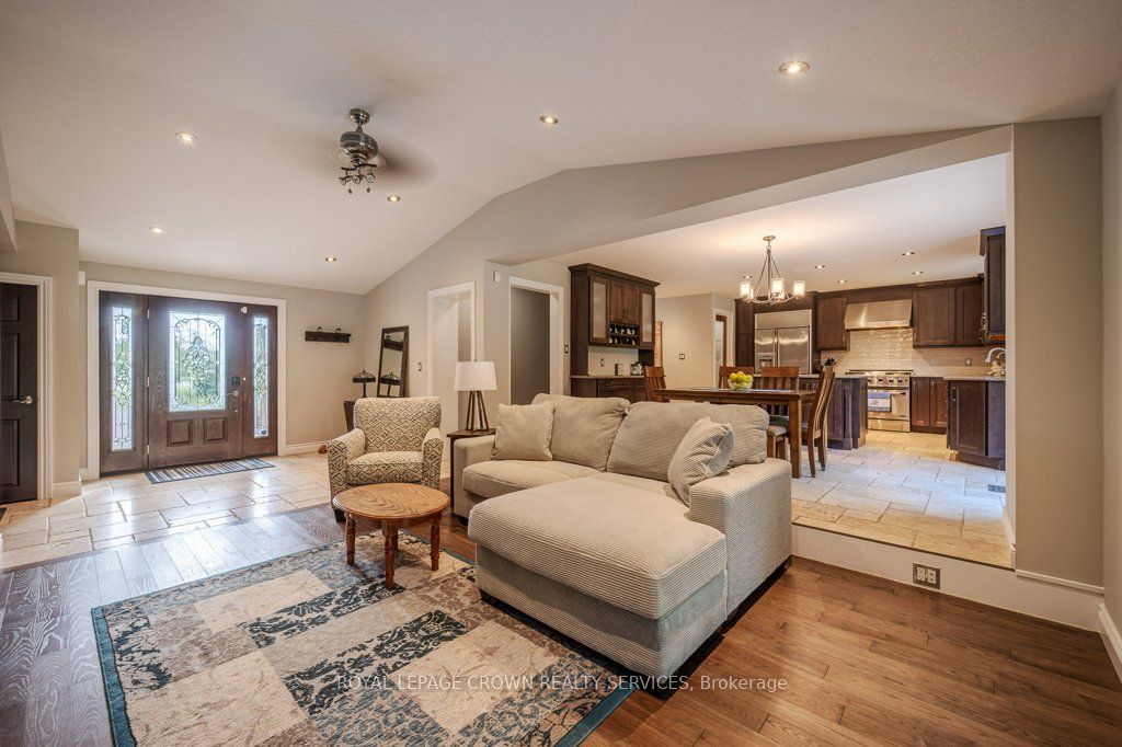 1376 Cedar Creek Crescent, North Dumfries, ON N1R 5S5 photo 4