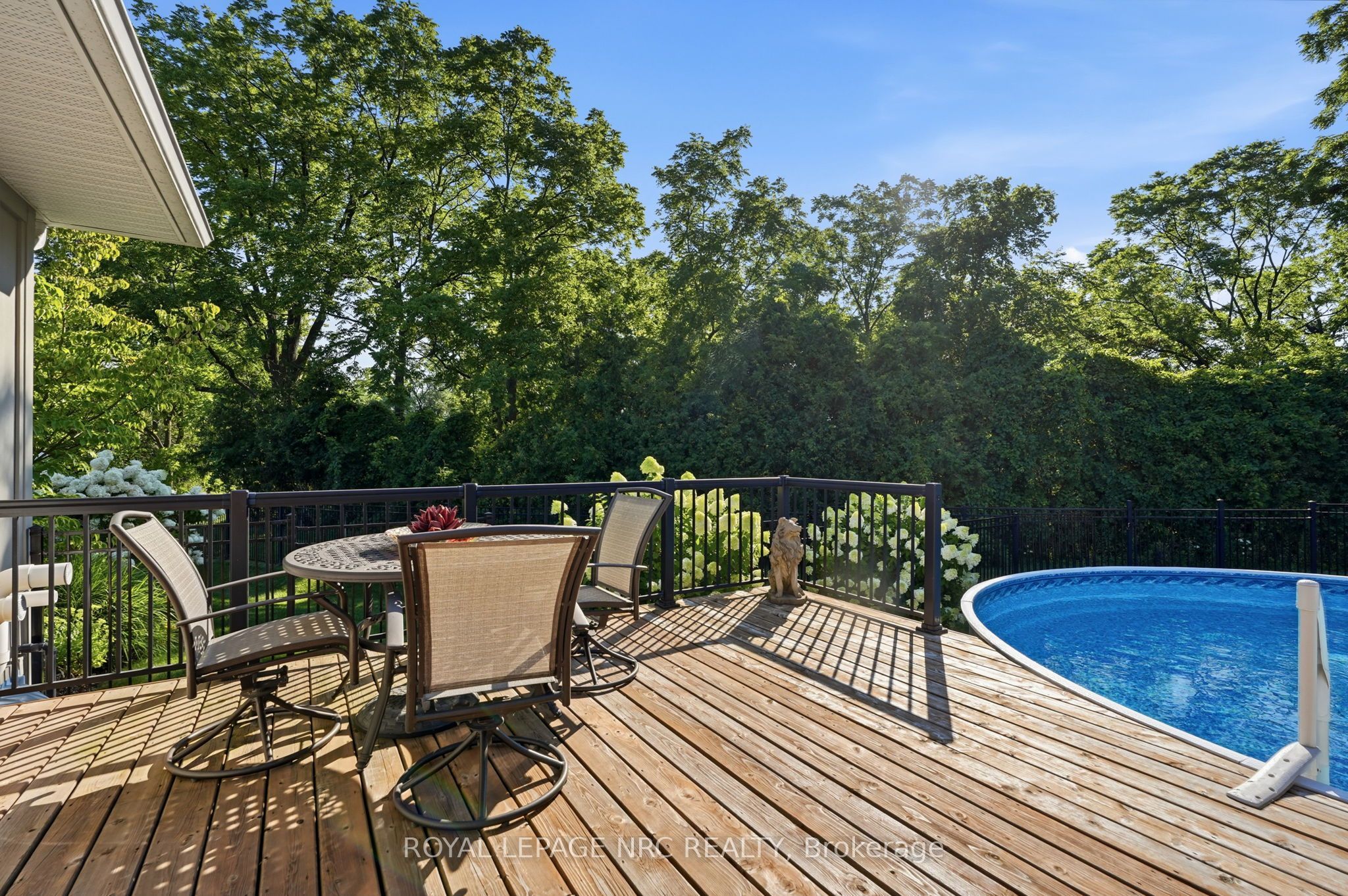 19 Stoneridge Crescent, Niagara-on-the-Lake, ON L0S 1J1 photo 2