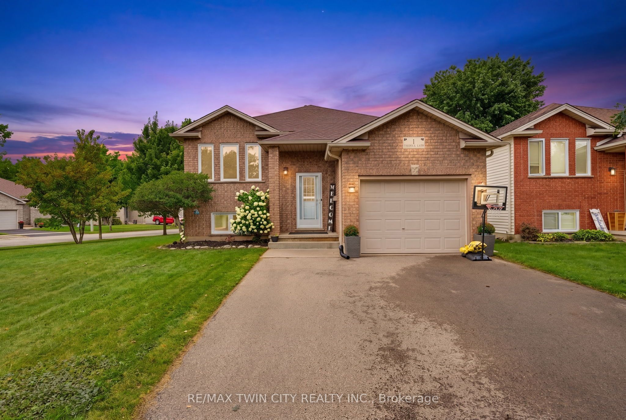 1 Limerick Lane, Brantford, ON N3T 6K8