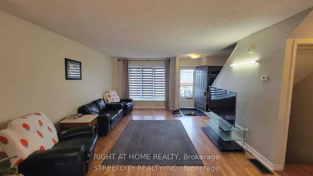 733 Deveron Crescent 108, London South, ON N5Z 4X7 photo 3
