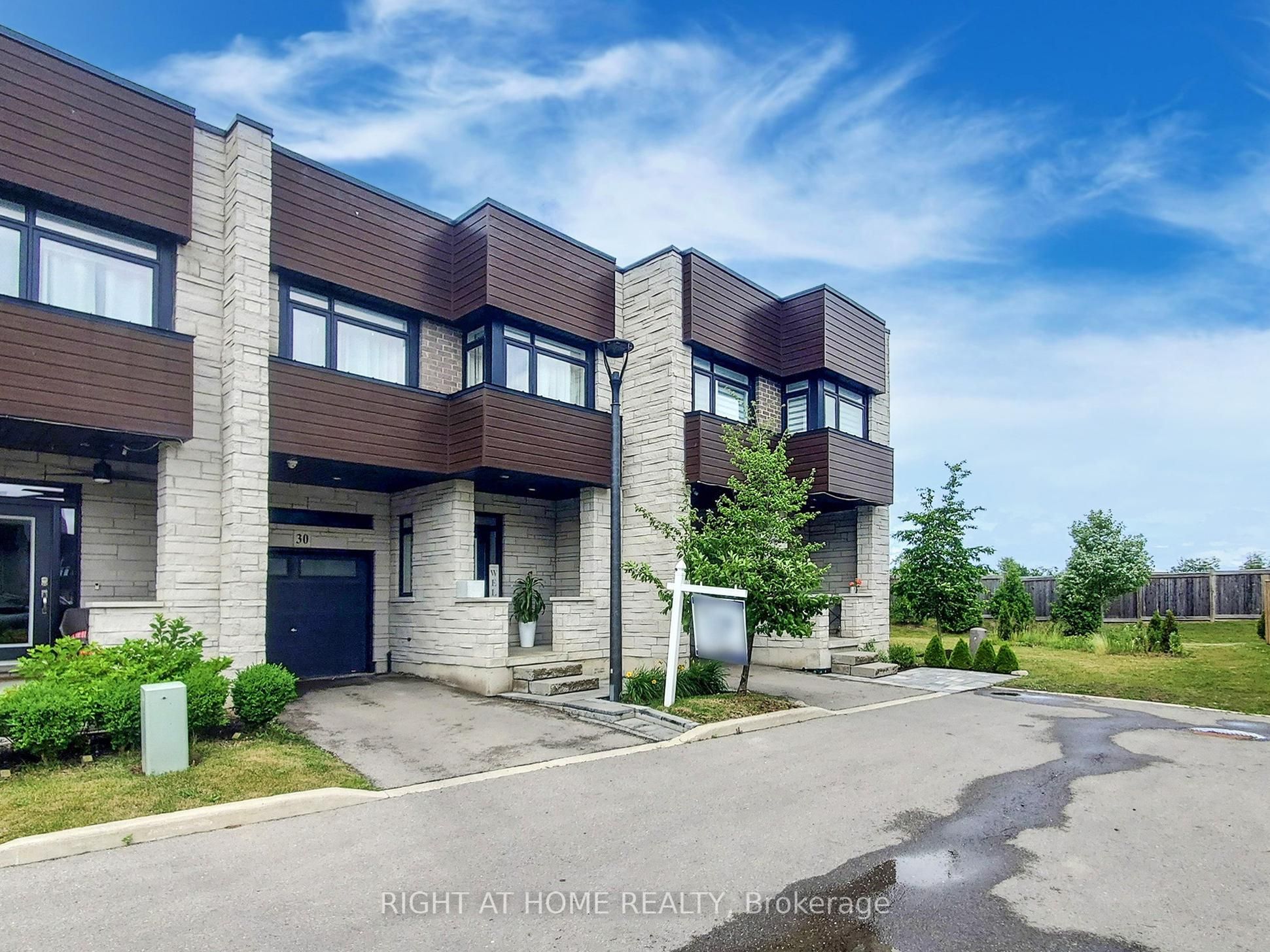 35 Midhurst Heights 30, Hamilton, ON L8J 0K9 photo 3
