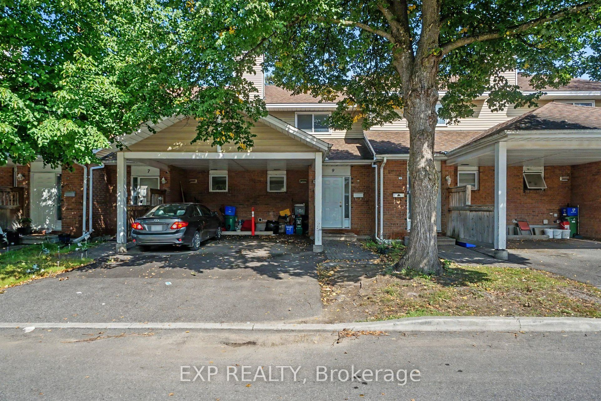 9 Paddington Private, Hunt Club - South Keys and Area, ON K1V 0S6