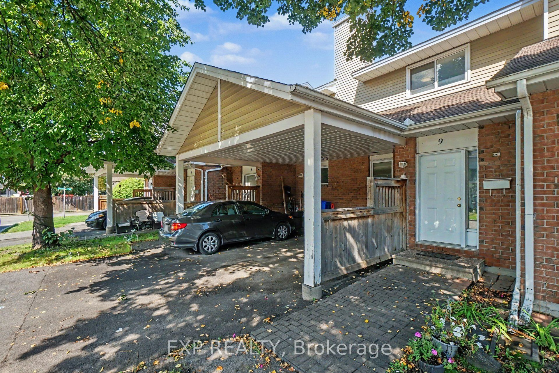 9 Paddington Private, Hunt Club - South Keys and Area, ON K1V 0S6 photo 2