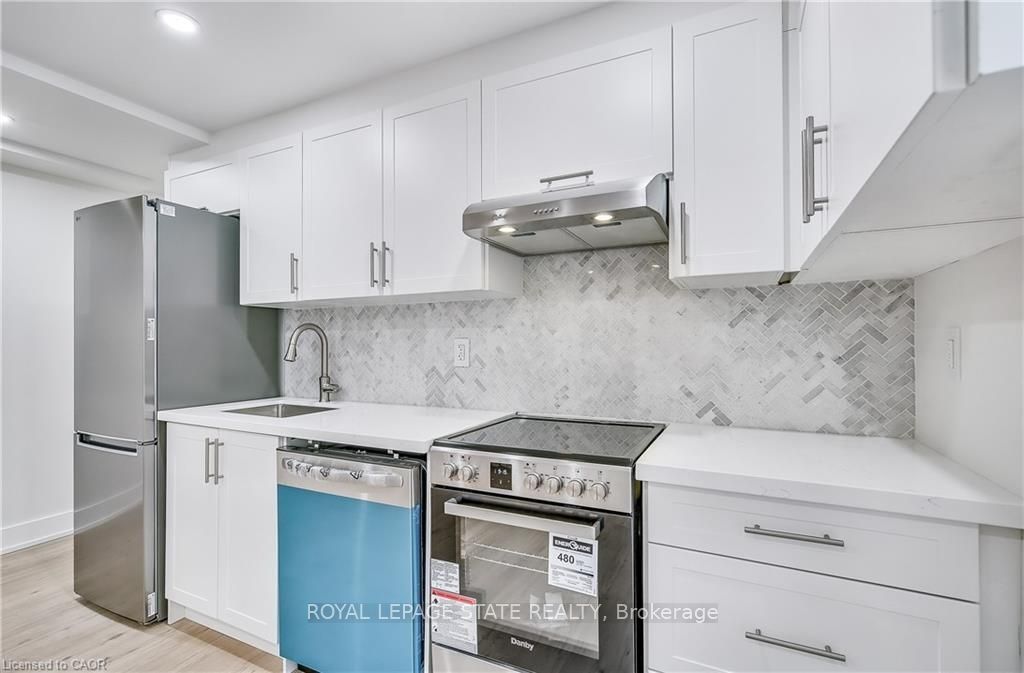 216 Ravenbury Drive B2, Hamilton, ON L8W 2J1 photo 4