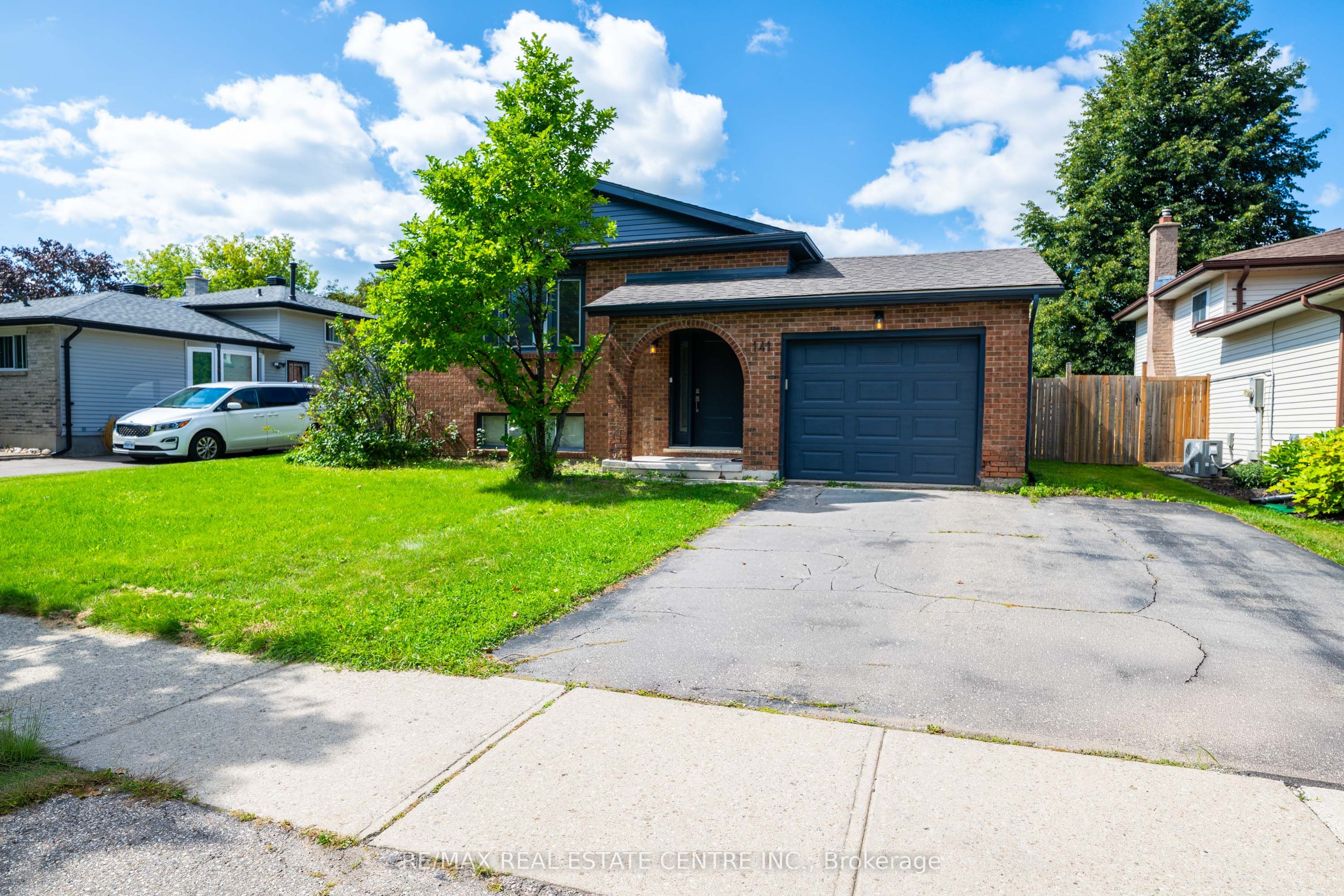 141 Cedar Crest Street, Kitchener, ON N2N 2A6 photo 2
