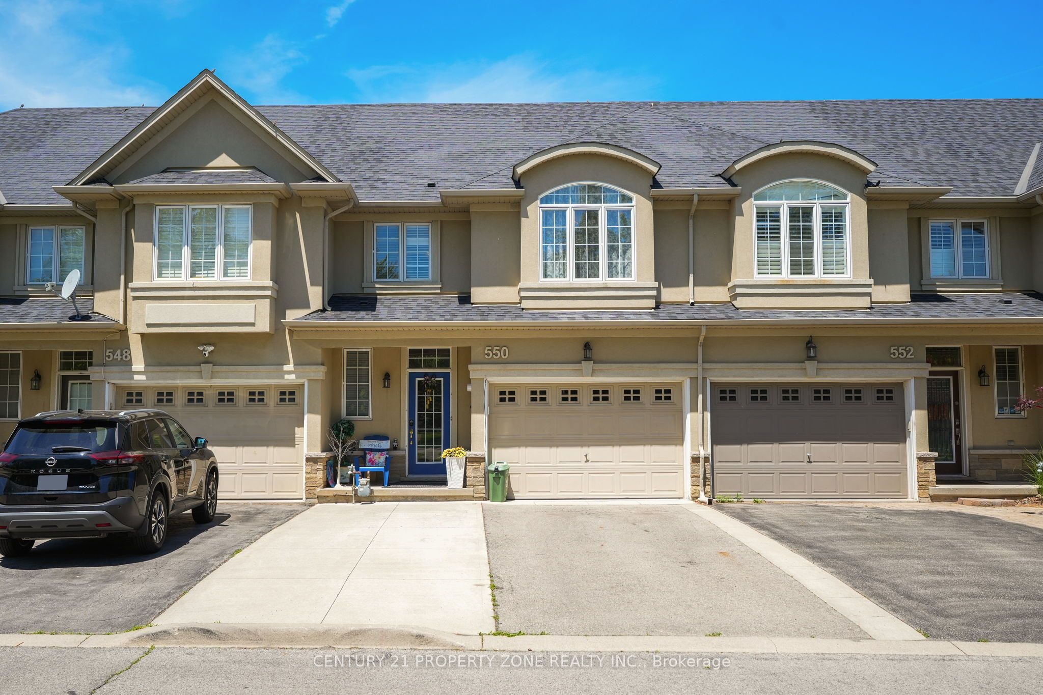 550 Stonehenge Drive, Hamilton, ON L9K 0B2 photo 2