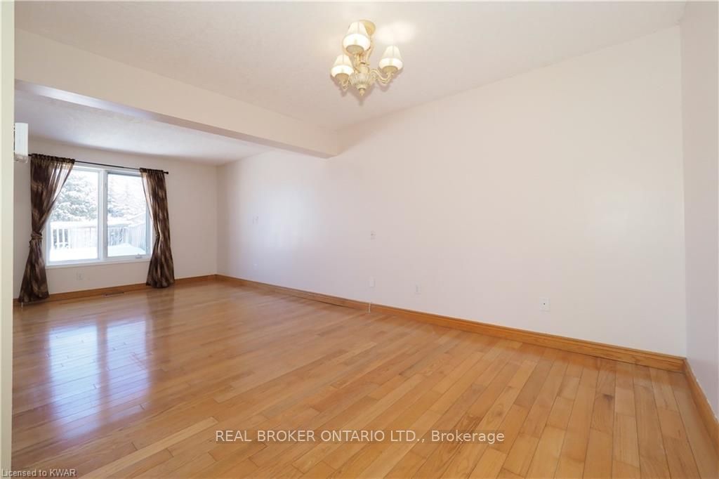 258 Inverhuron Crescent Unit A, Waterloo, ON N2V 2H5 photo 4