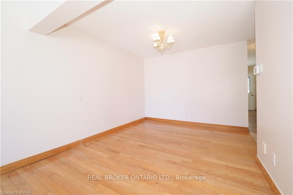 258 Inverhuron Crescent Unit A, Waterloo, ON N2V 2H5 photo 5