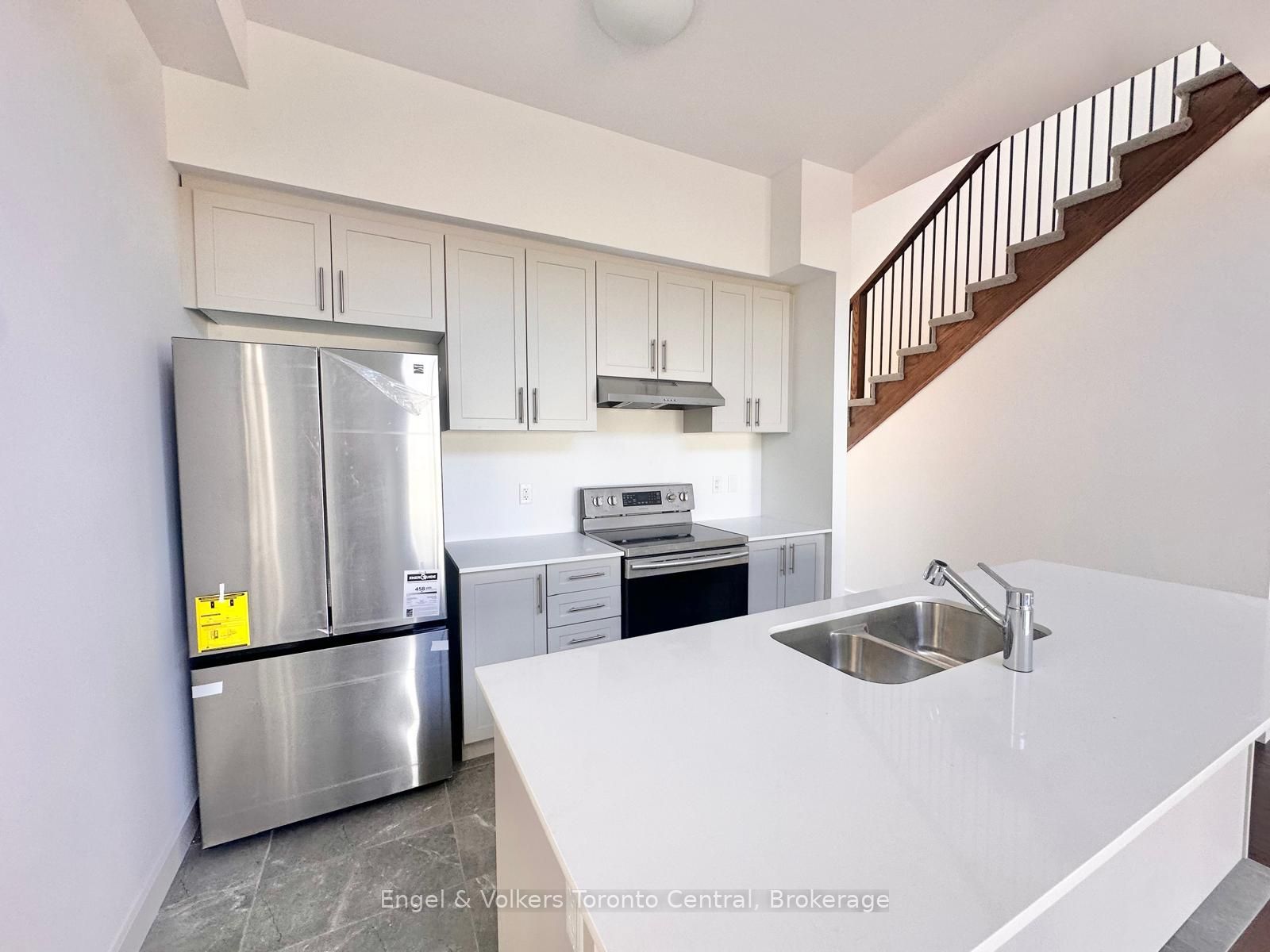 184 Stoneleigh Drive, Blue Mountains, ON L9Y 5T9 photo 3