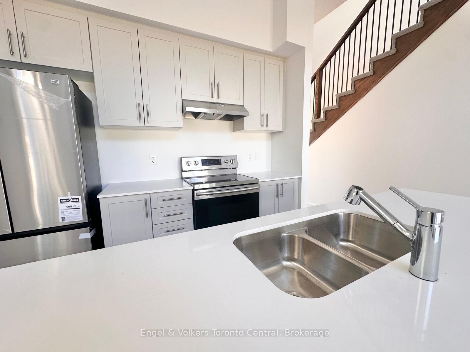 184 Stoneleigh Drive, Blue Mountains, ON L9Y 5T9 photo 4