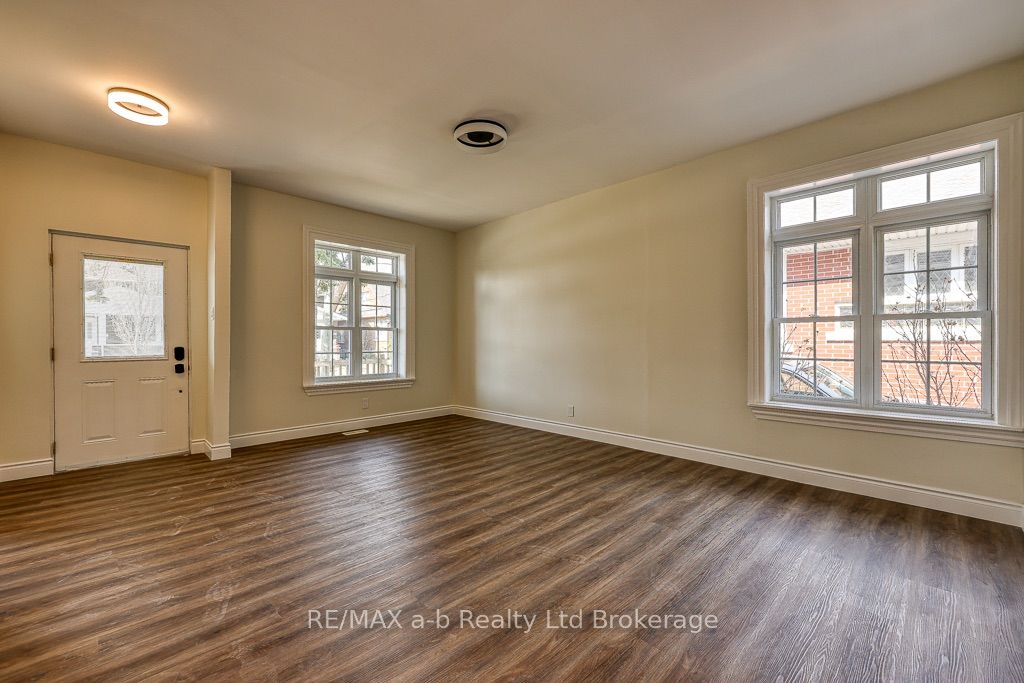 510 King Street, Woodstock, ON N4S 1M8 photo 5