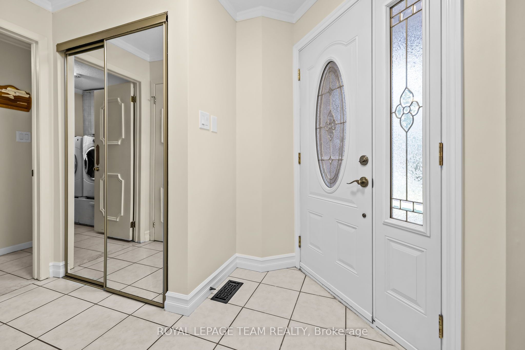 1040 Karsh Drive, Hunt Club - South Keys and Area, ON K1G 4M9 photo 3