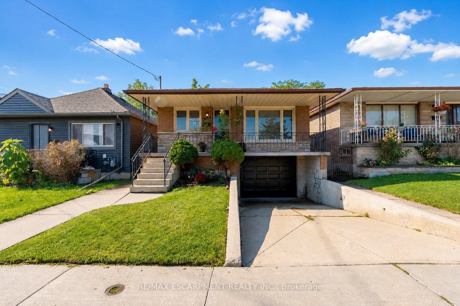 1894 Main Street E, Hamilton, ON L8H 1G5