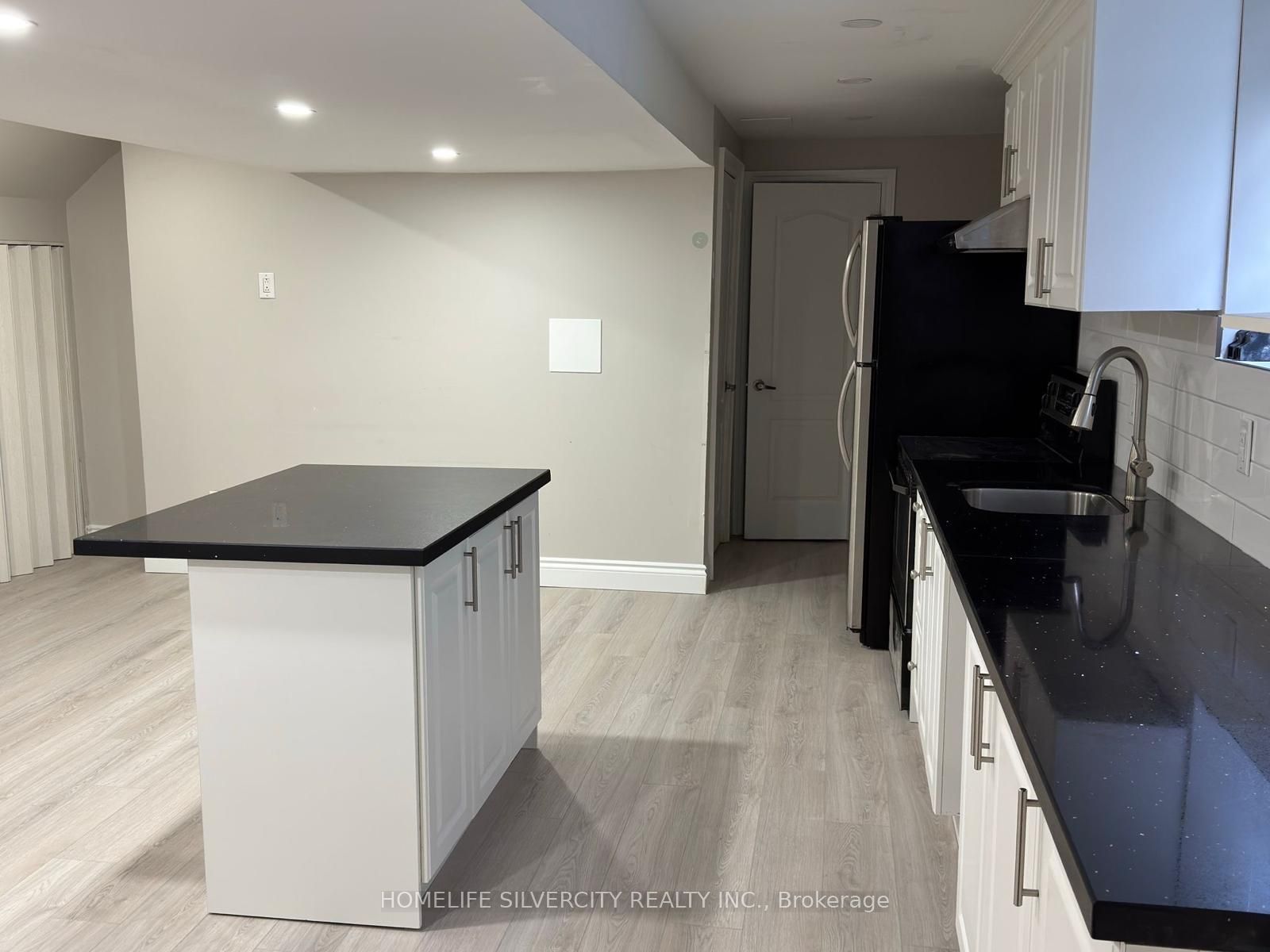 348 Activa Avenue, Kitchener, ON N2E 4B8 photo 5