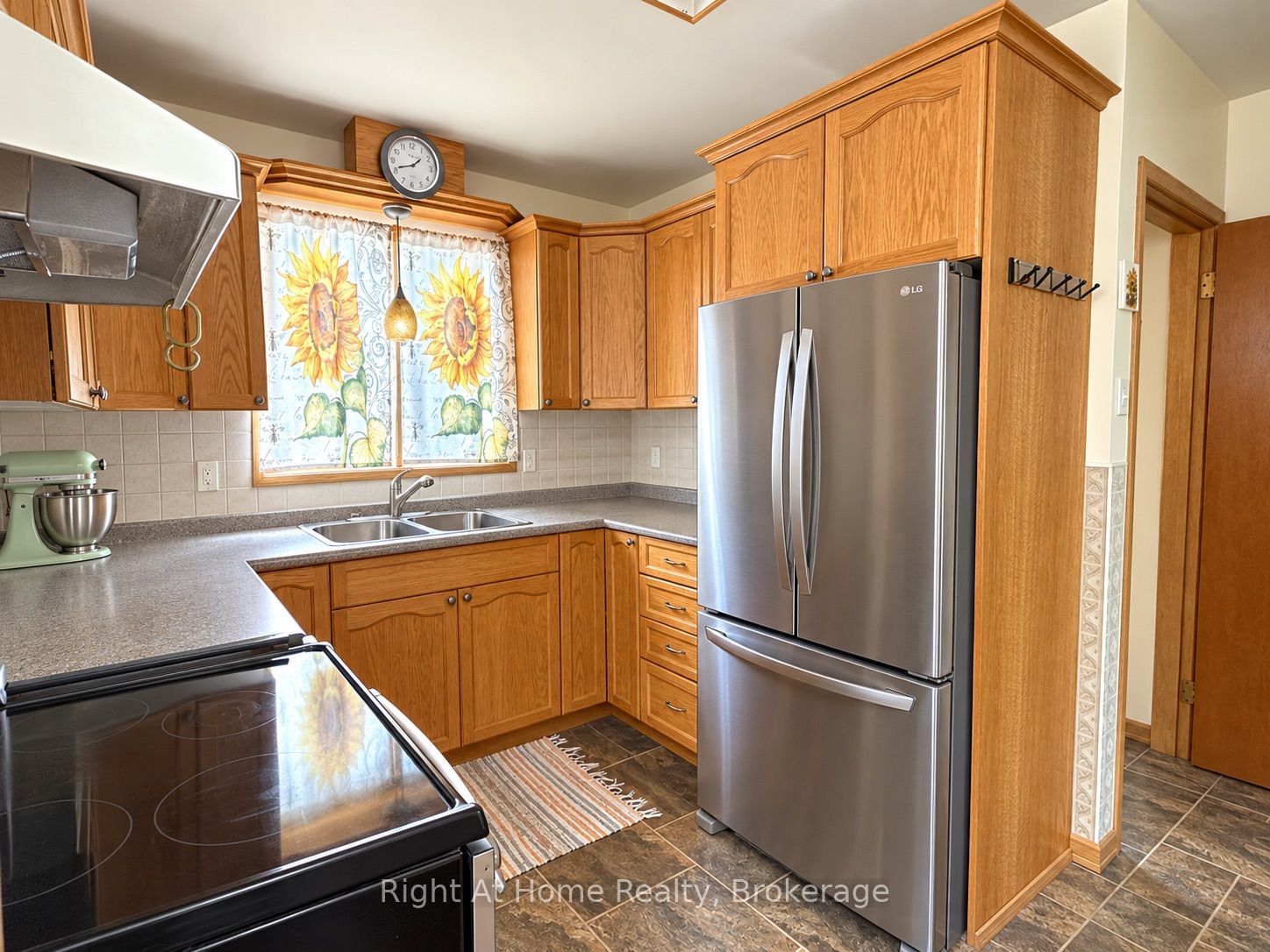123 Shipley Street, Thunder Bay, ON P7A 3C6 photo 4