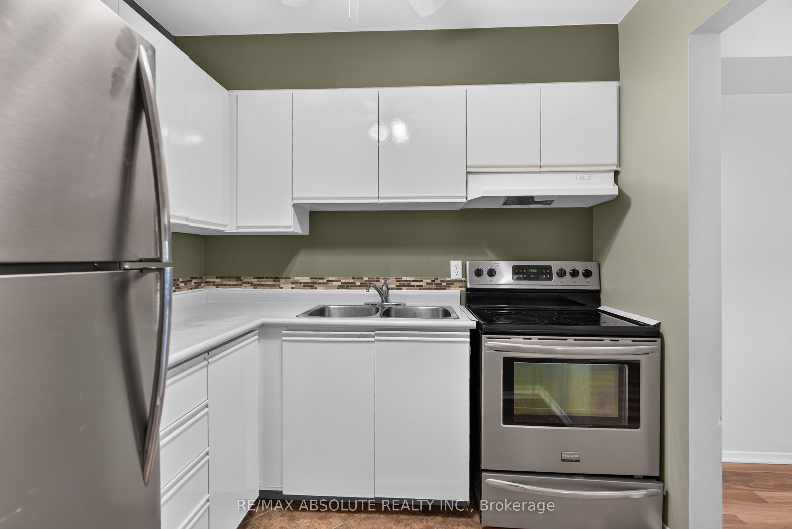310 Kingsdale Avenue 305, Kingston, ON K7M 8S1 photo 4