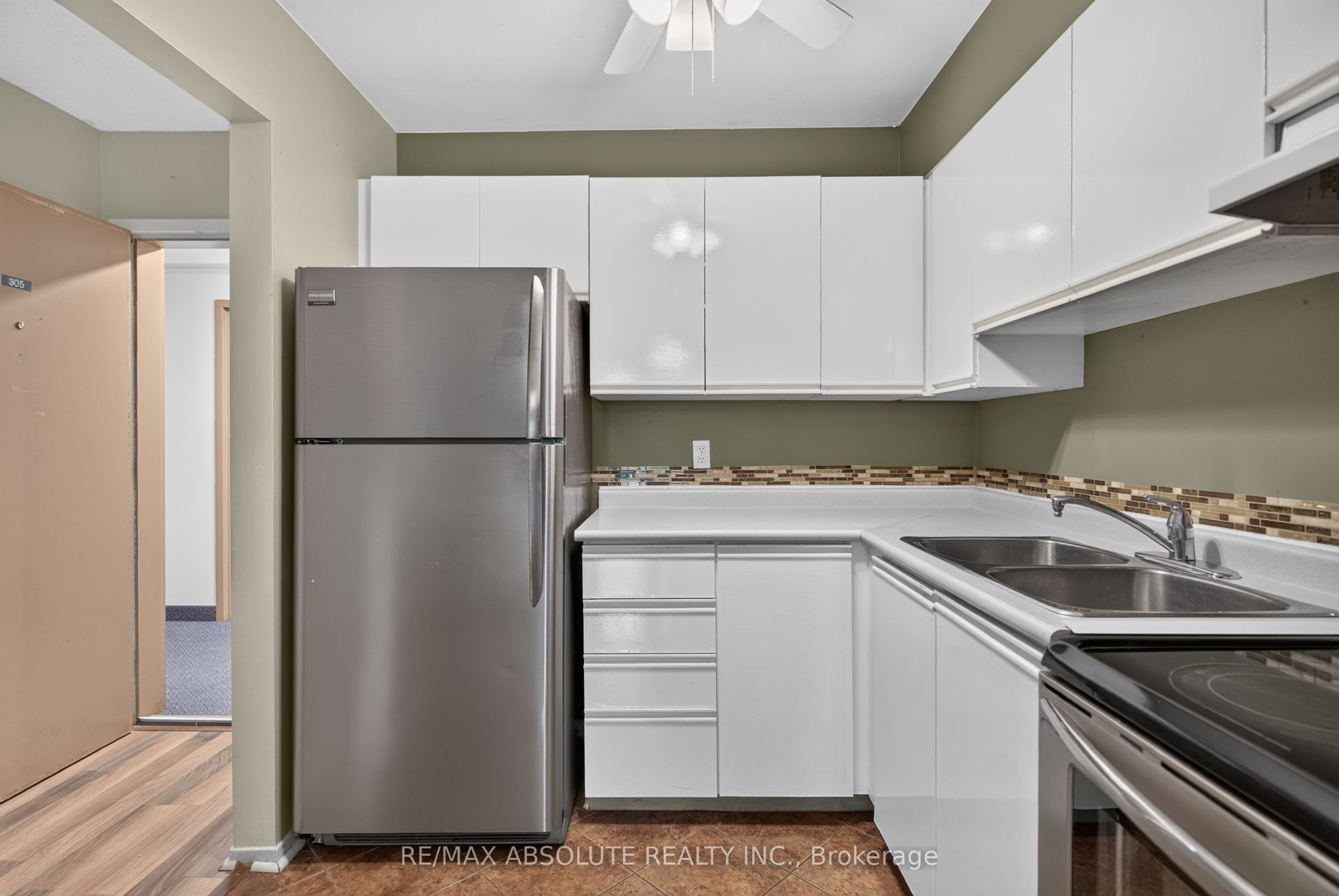 310 Kingsdale Avenue 305, Kingston, ON K7M 8S1 photo 5