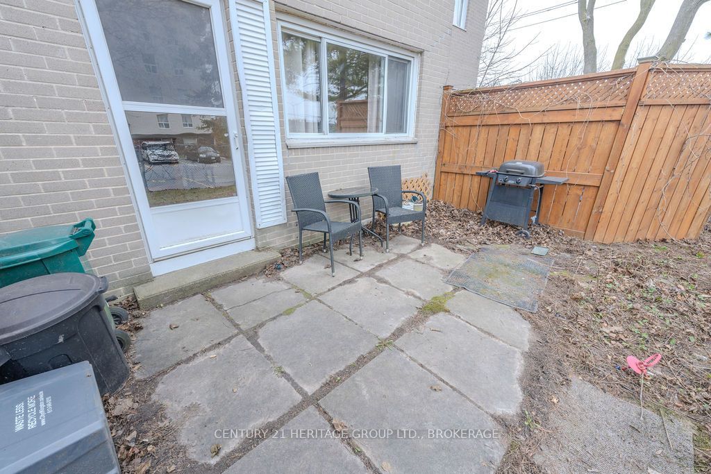 258 Queen Mary Road 36, Kingston, ON K7M 2B2 photo 2