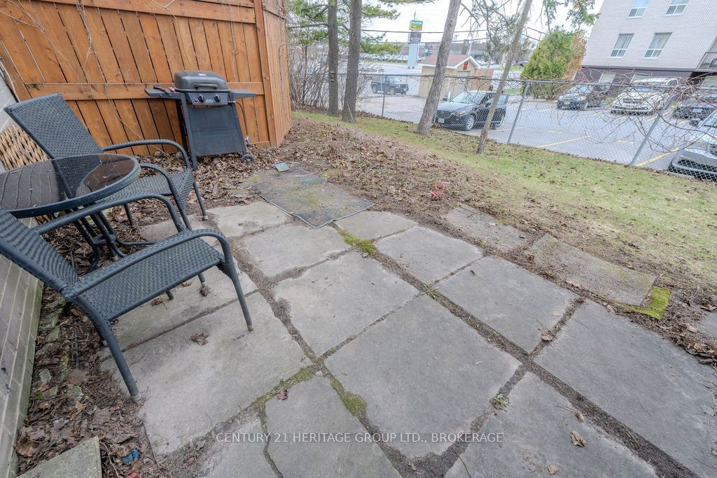 258 Queen Mary Road 36, Kingston, ON K7M 2B2 photo 3