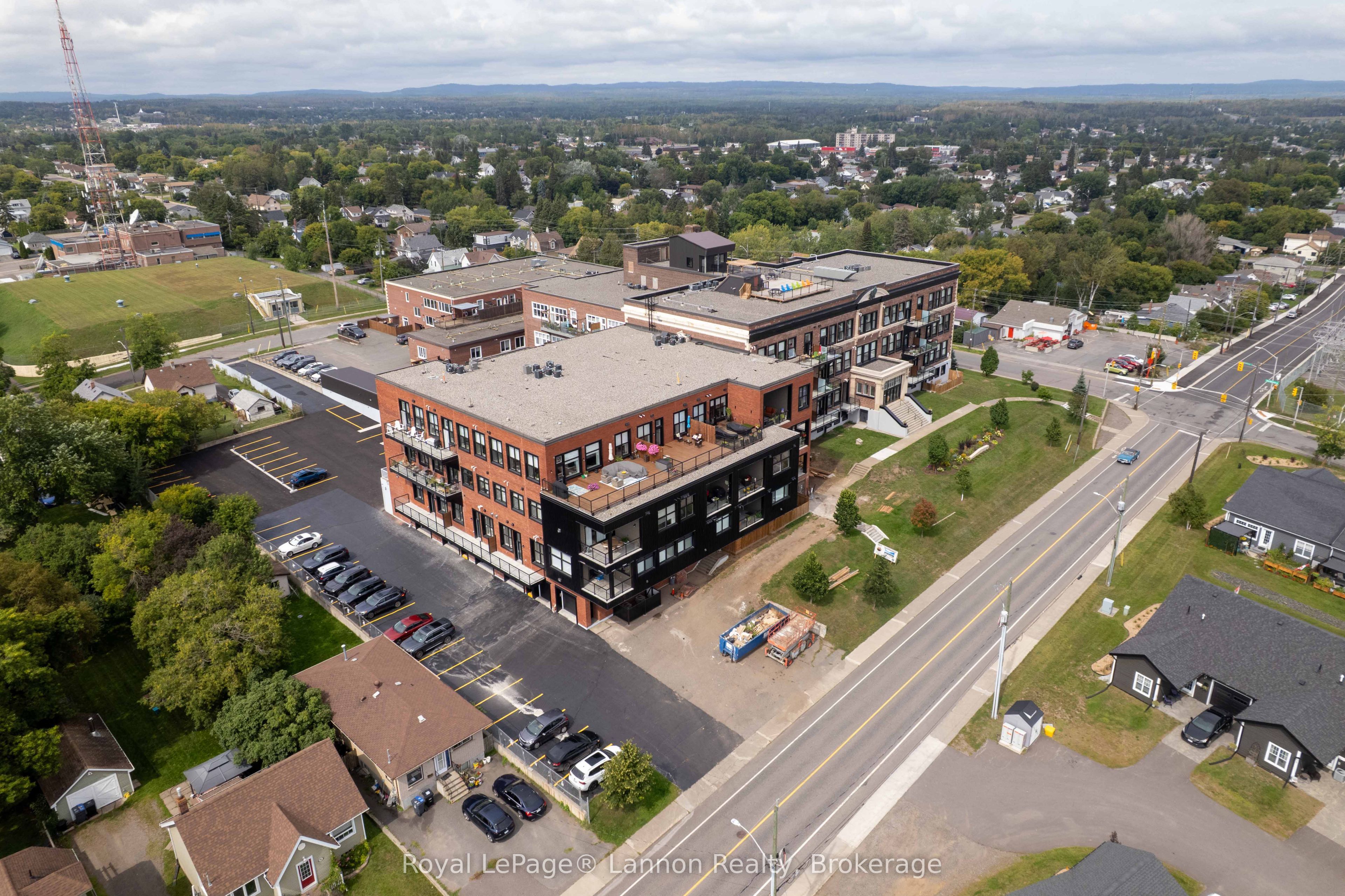 96 HIGH Street N 3102, Thunder Bay, ON P7B 4G7 photo 5