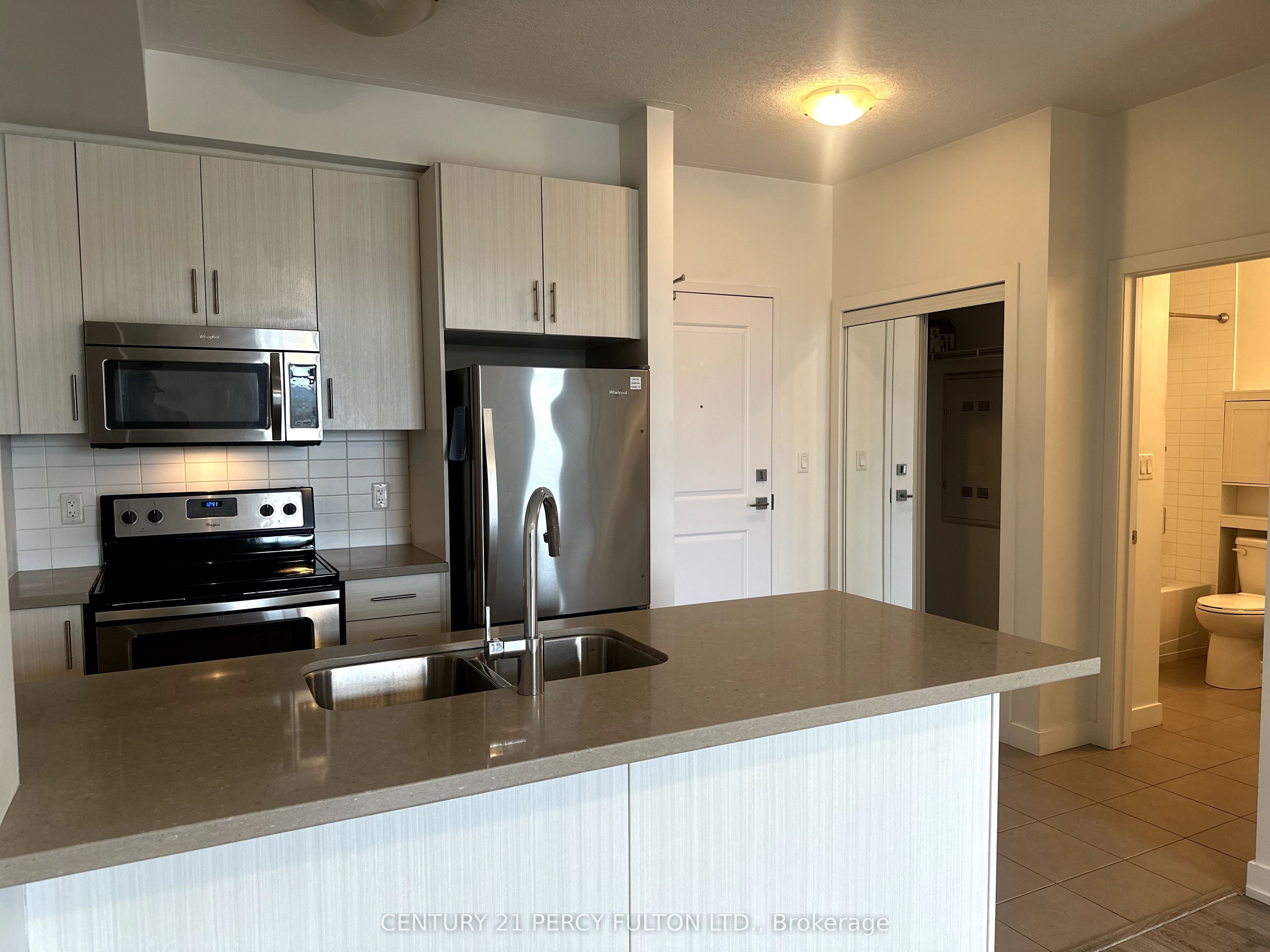 35 N Southshore Crescent 324, Hamilton, ON L8E 0J2 photo 5