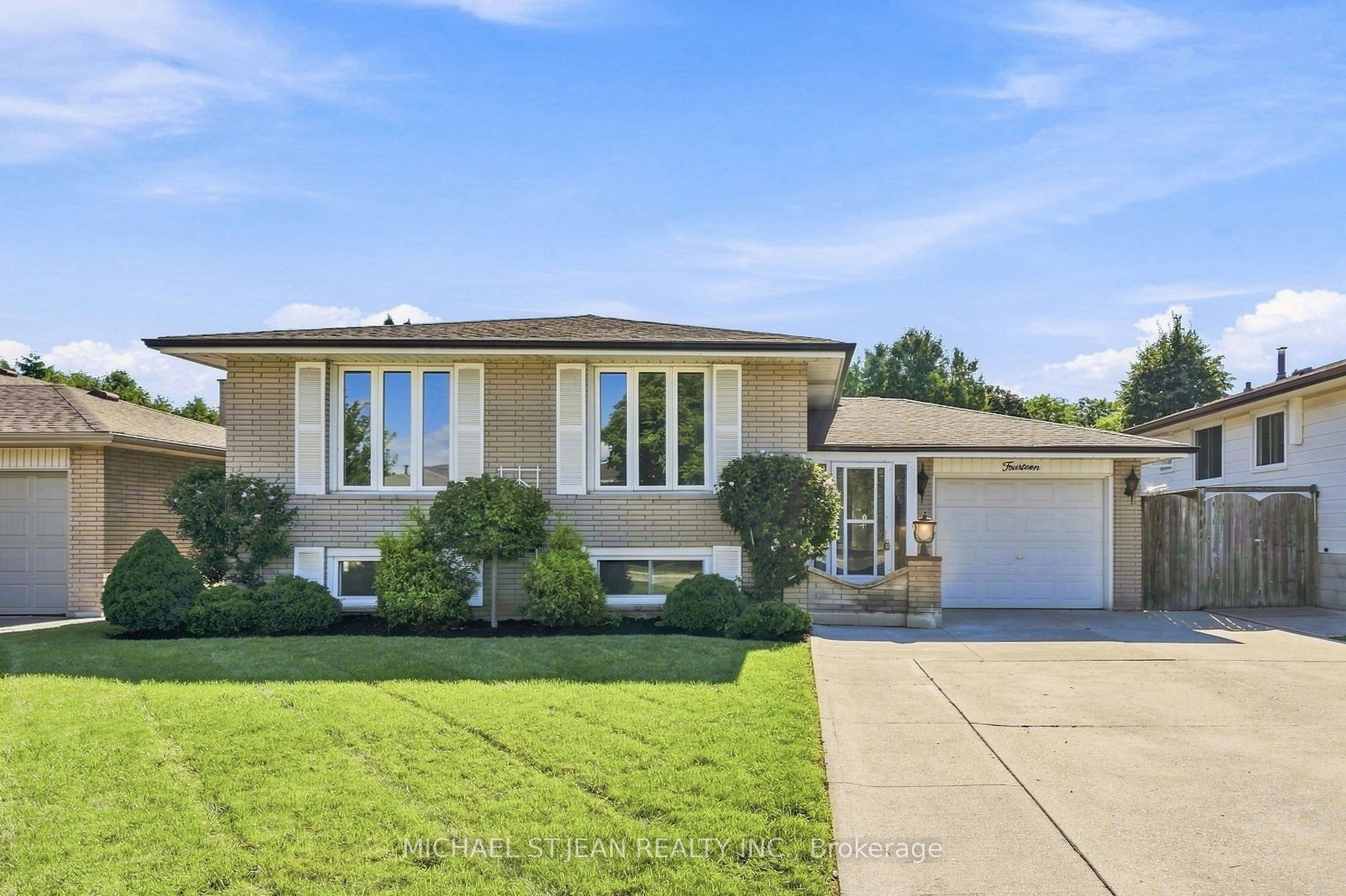 14 Green Forest Drive, Hamilton, ON L8G 3A7 photo 2