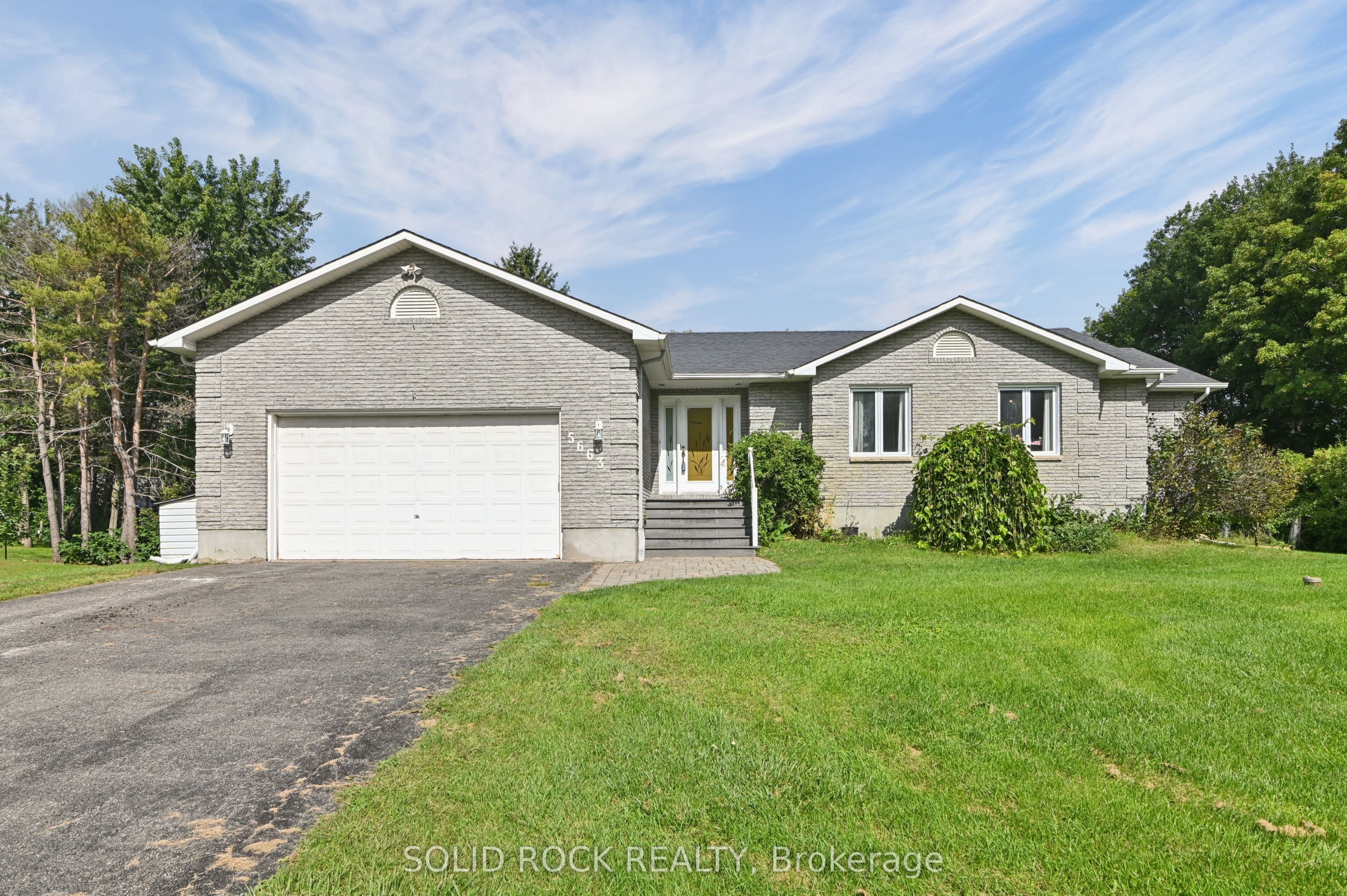 5663 Ferdinand Street, Greely - Metcalfe - Osgoode - Vernon and Area, ON K0A 2W0