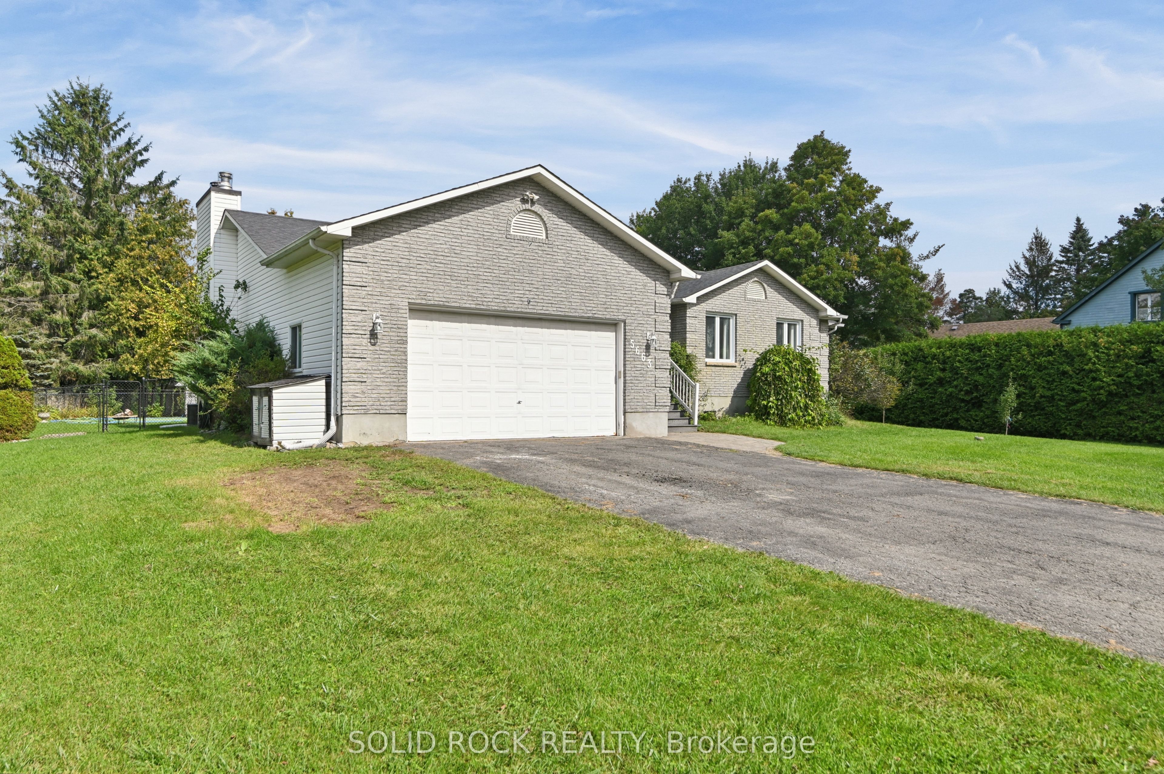 5663 Ferdinand Street, Greely - Metcalfe - Osgoode - Vernon and Area, ON K0A 2W0 photo 3