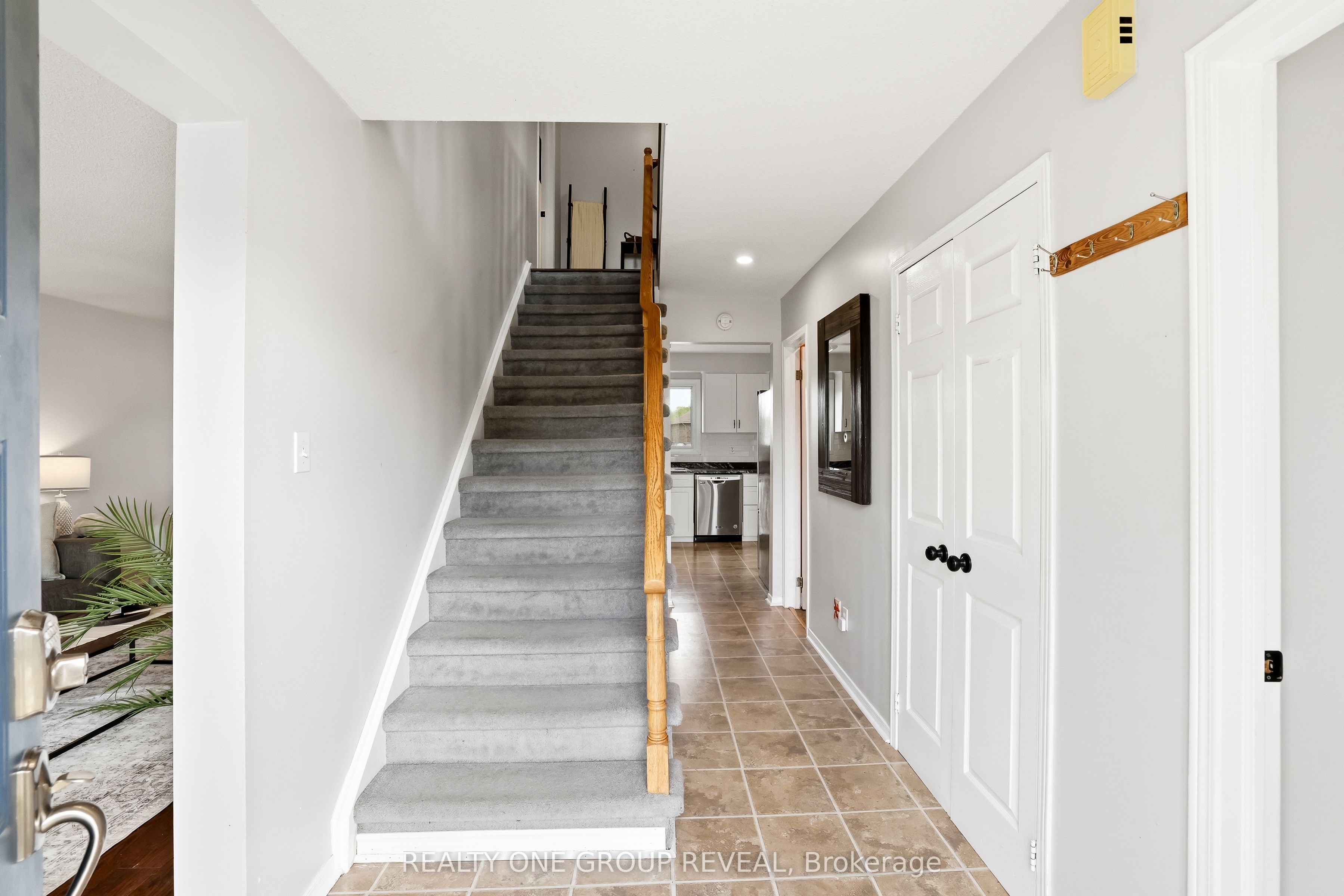 2 Mancini Dr Drive, Kawartha Lakes, ON K0M 2T0 photo 5