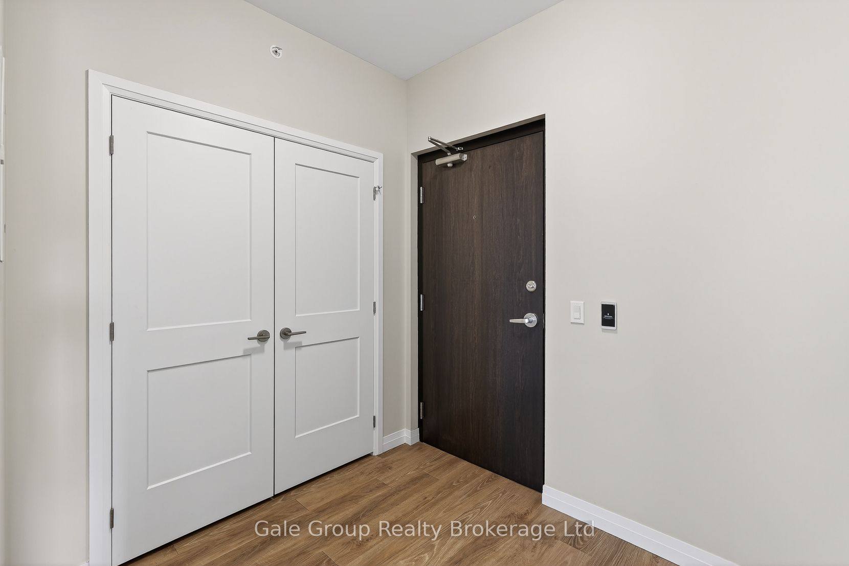 785 Southwood Way 301, Woodstock, ON N4V 1G5 photo 2