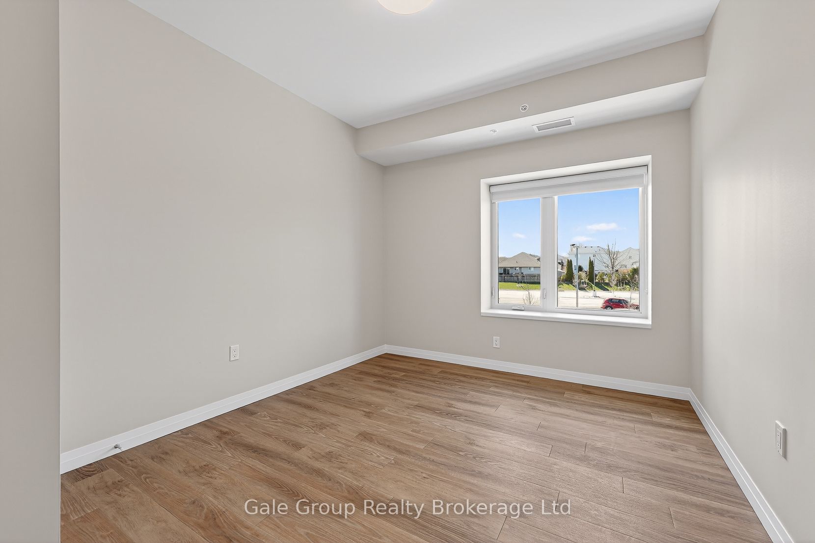 785 Southwood Way 301, Woodstock, ON N4V 1G5 photo 3