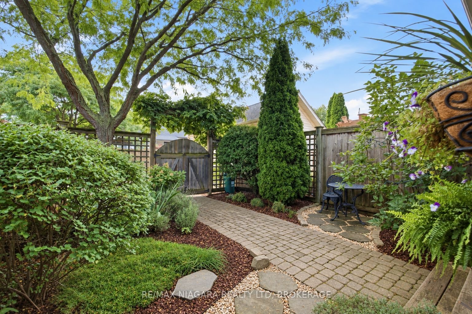 25 BALMORAL Drive, Niagara-on-the-Lake, ON L0S 1J0 photo 3