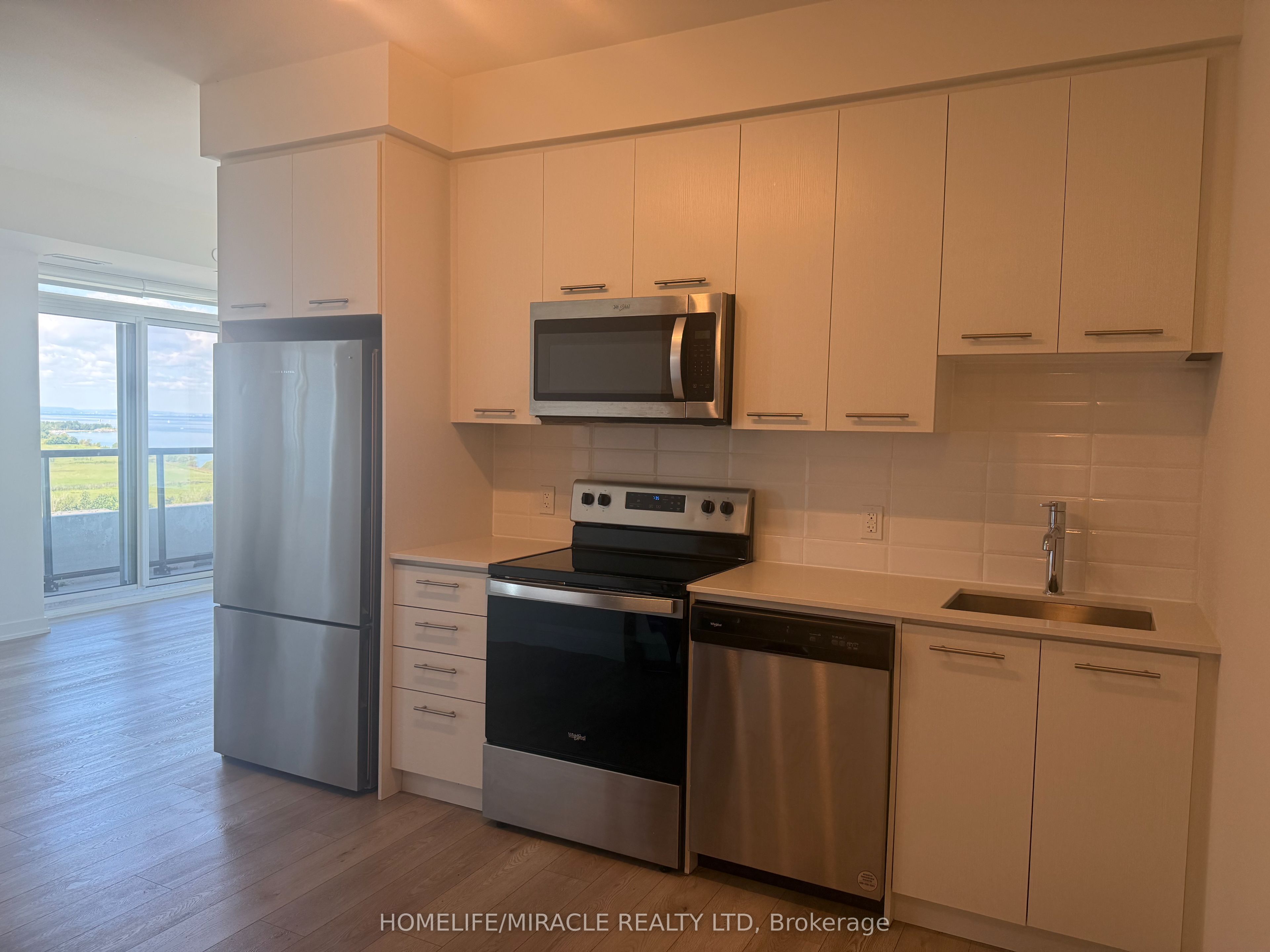 385 Winston Road 1105, Grimsby, ON L3M 0J3 photo 5