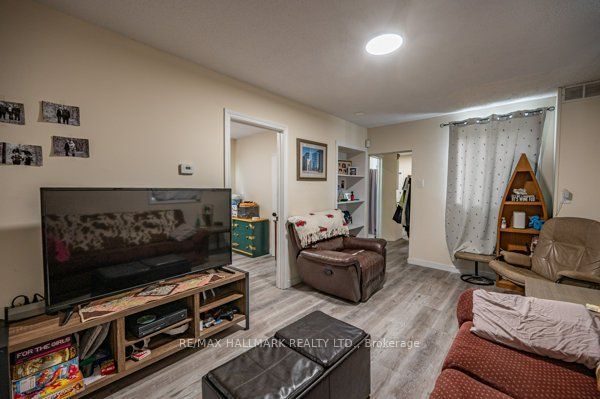 307 Grey Street Main & Upper, London East, ON N6B 1G7 photo 4