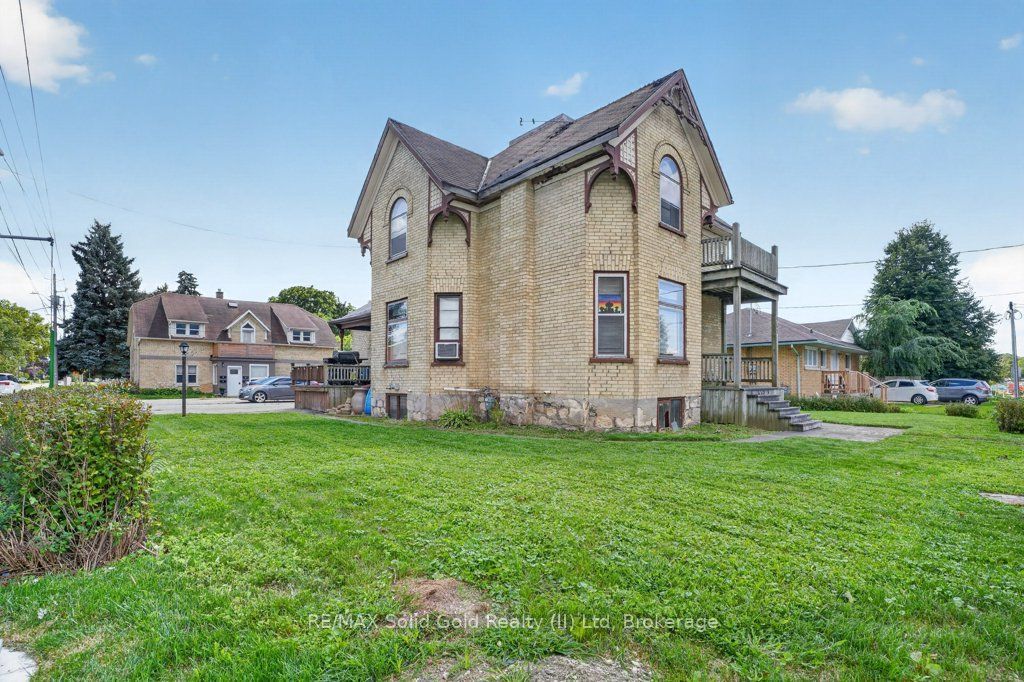 569 Frederick Street, Kitchener, ON N2B 2A7 photo 3