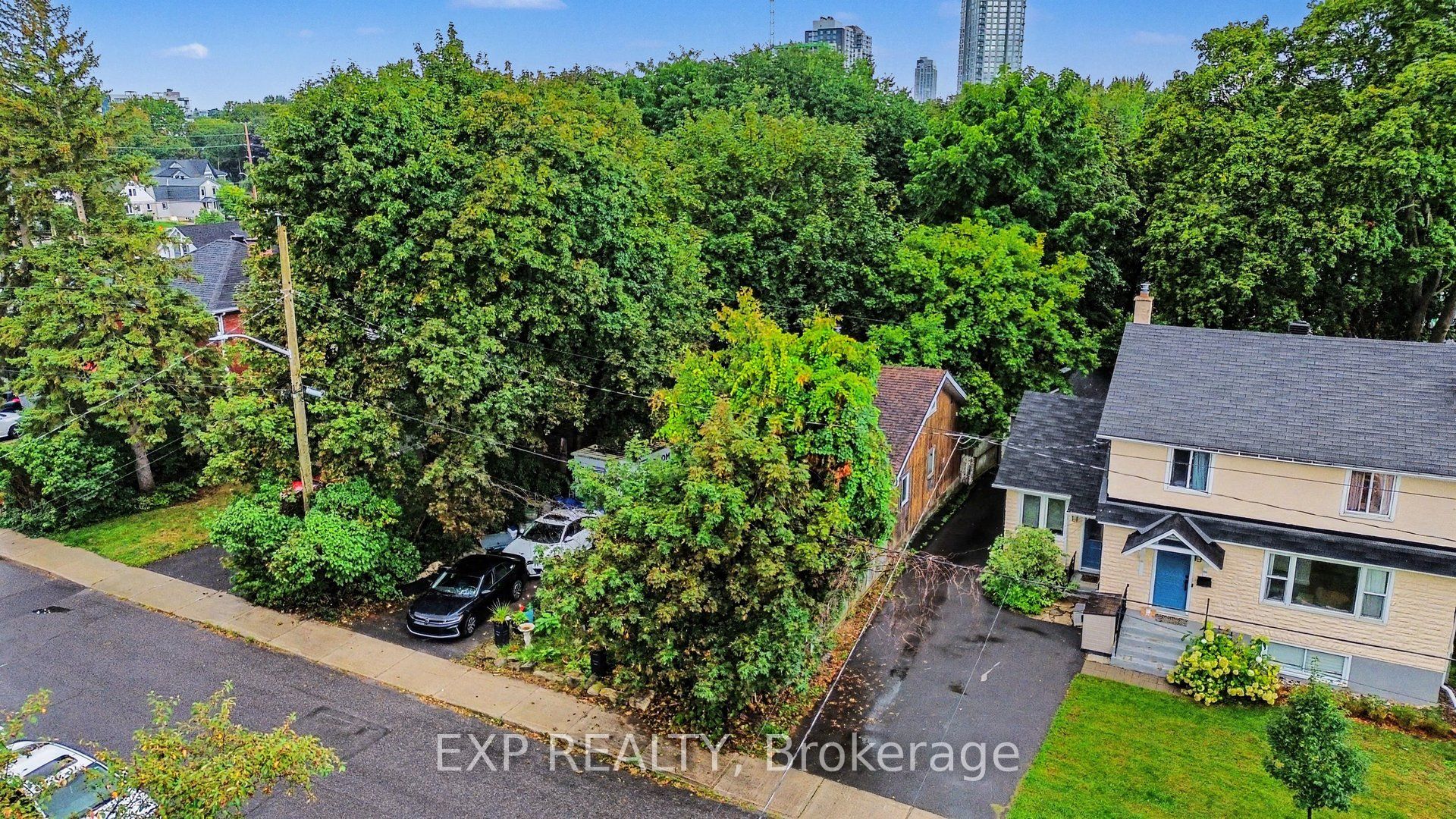 252 Cowley Avenue, Tunneys Pasture and Ottawa West, ON K1Y 0H1 photo 3