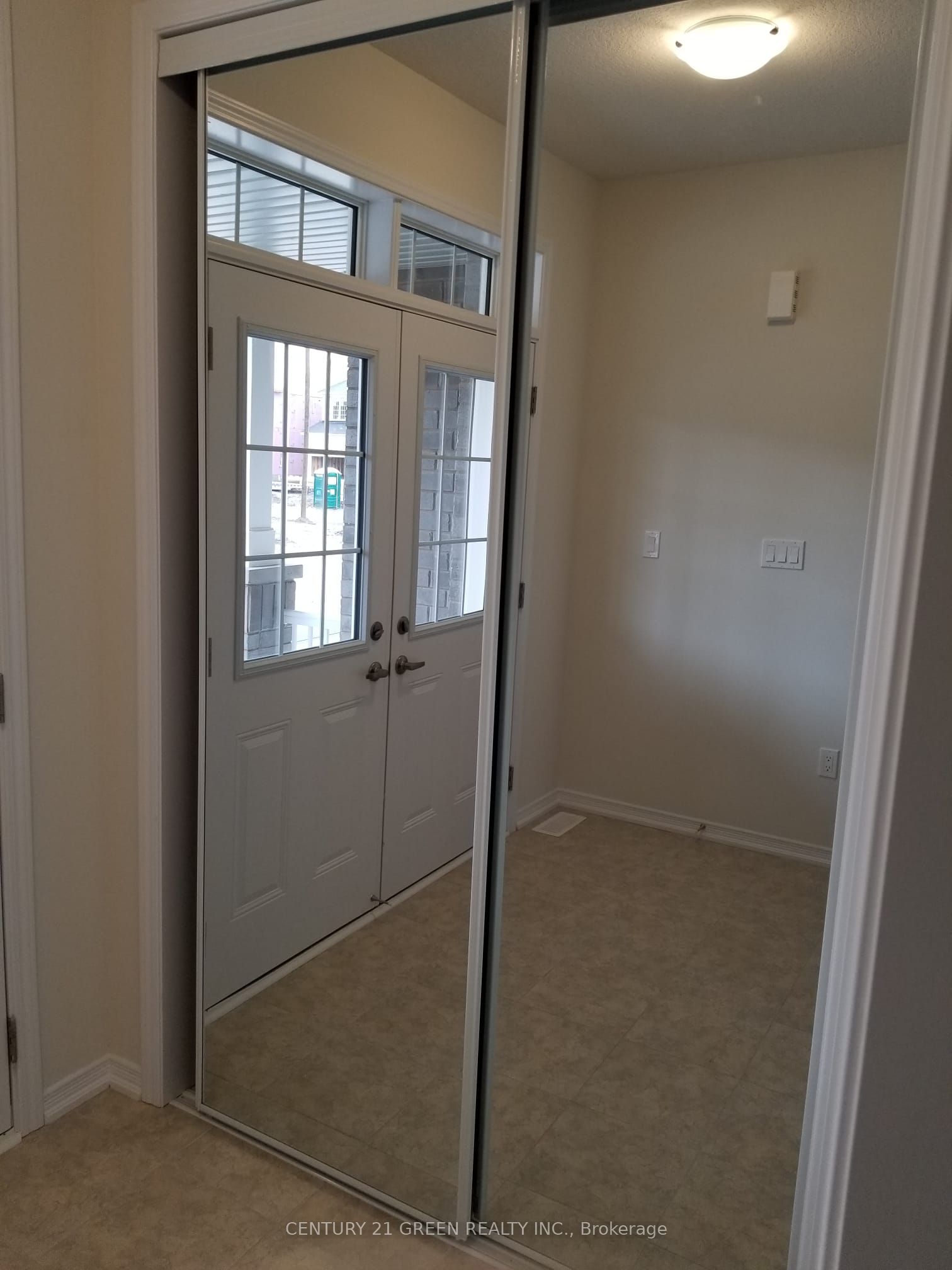 28 Sara Drive, Thorold, ON L3B 0G4 photo 3