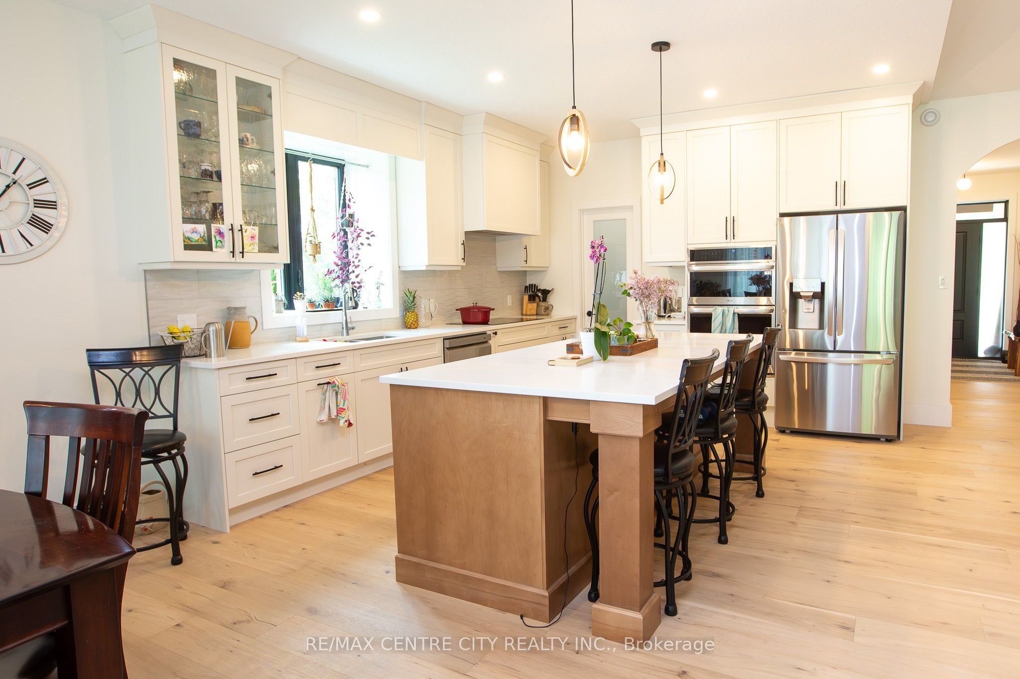 273 Foxborough Place, Thames Centre, ON N0M 2P0 photo 3