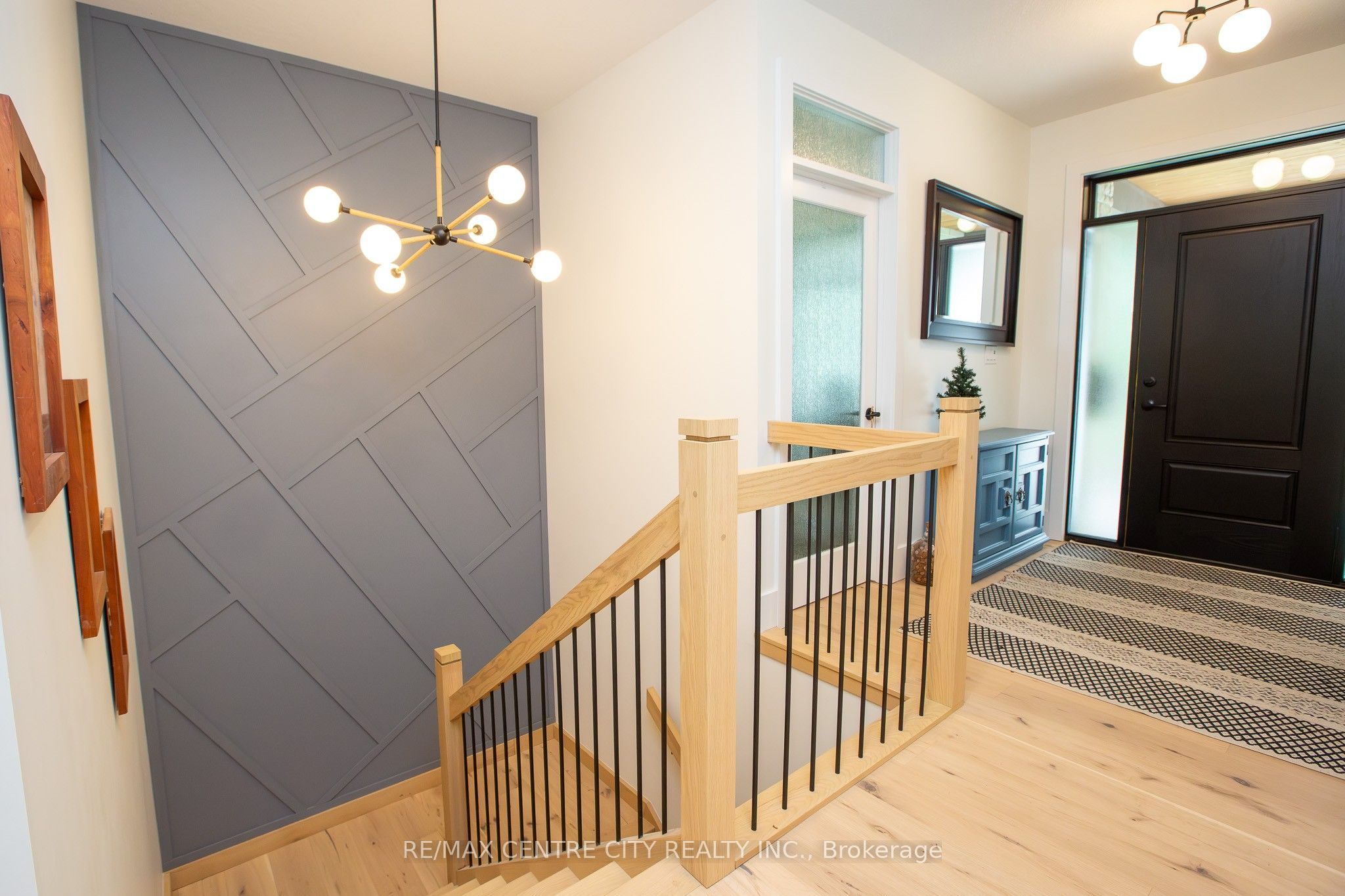 273 Foxborough Place, Thames Centre, ON N0M 2P0 photo 4