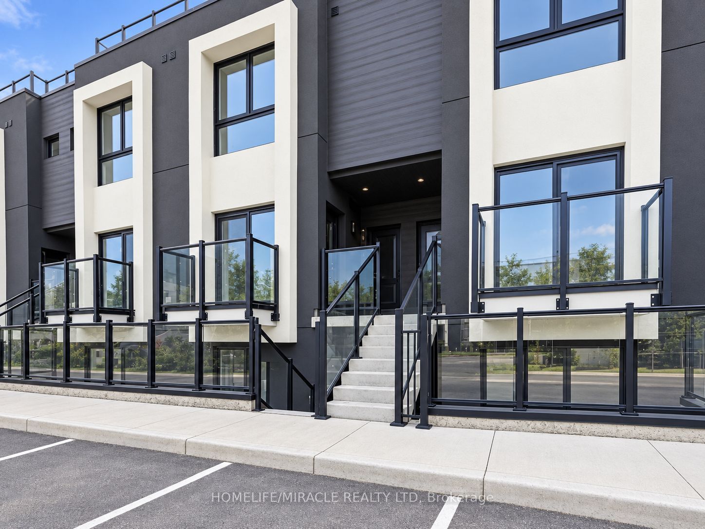 6638 Mcleod Road, Niagara Falls, ON L2G 3G5