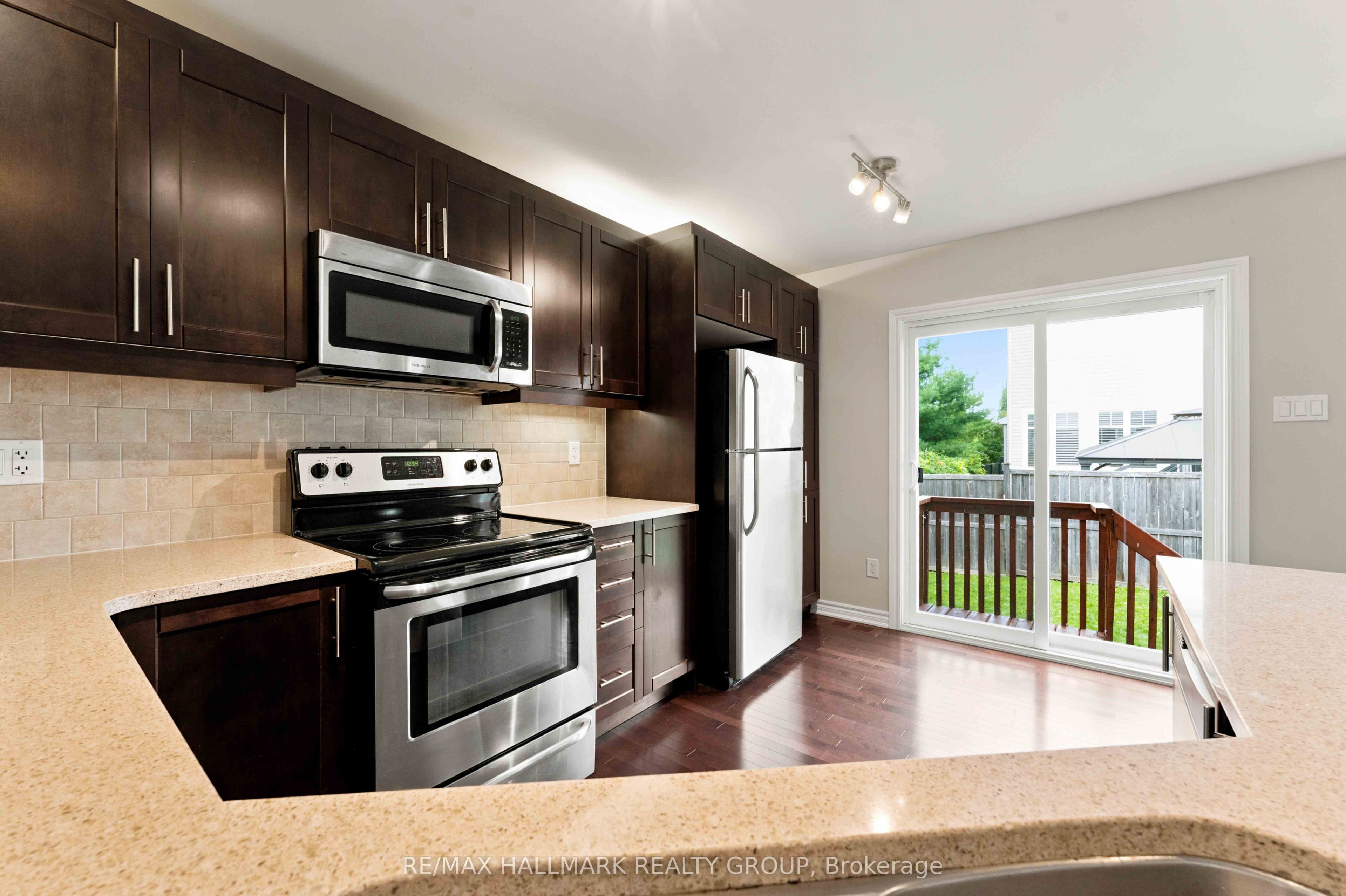 387 Sweet Grass Circle, Barrhaven, ON K2J 5W9 photo 5
