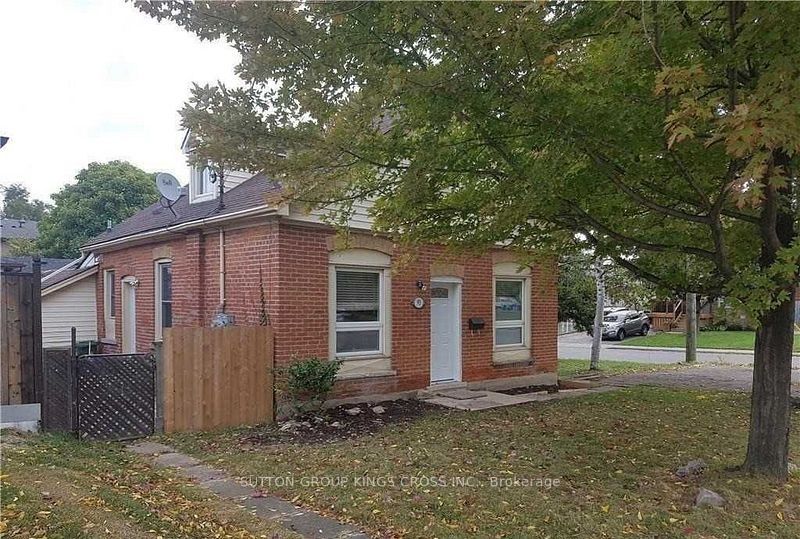 93 Limeridge Road E B, Hamilton, ON L4L 3Z5