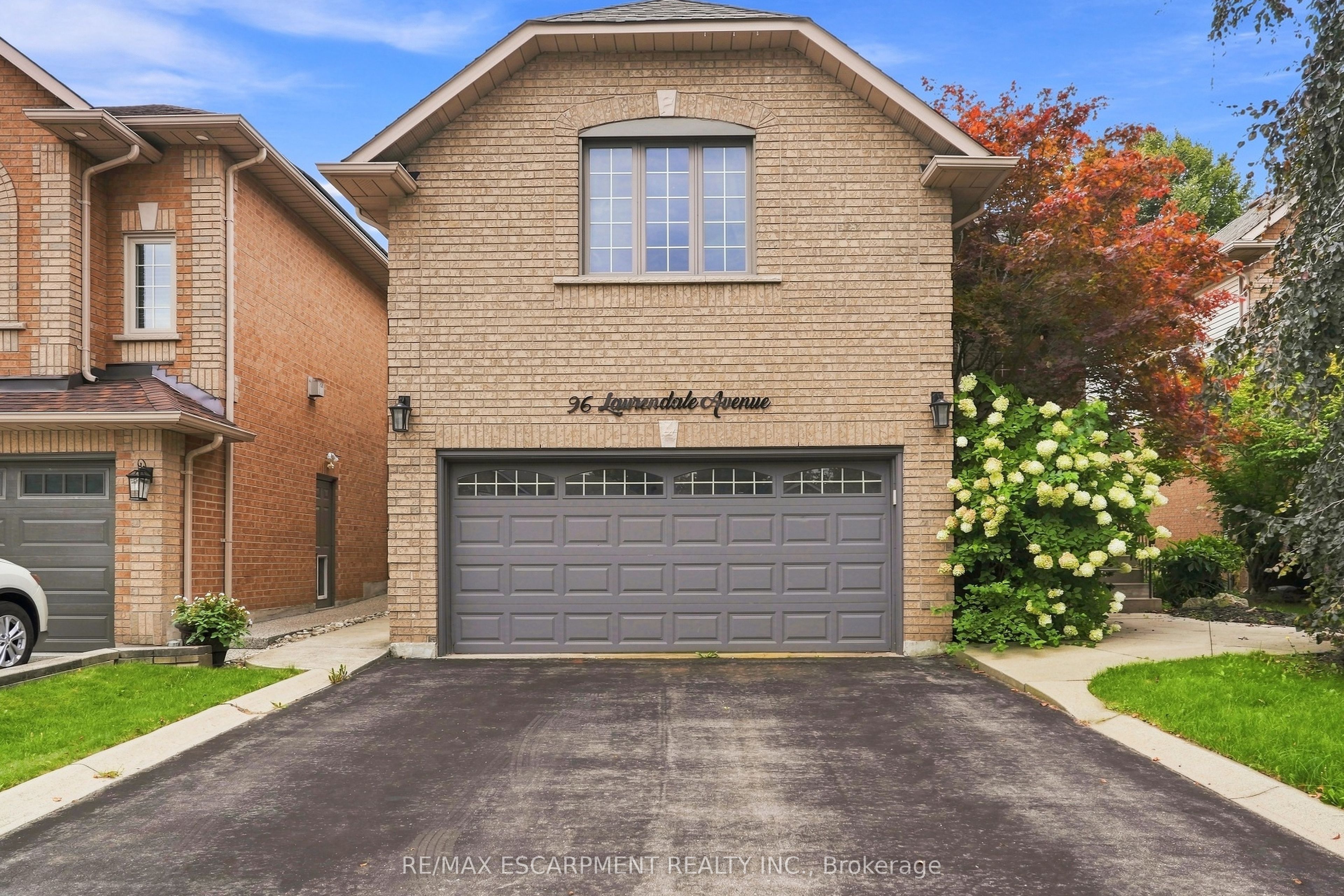 96 Laurendale Avenue, Hamilton, ON L0R 2H3