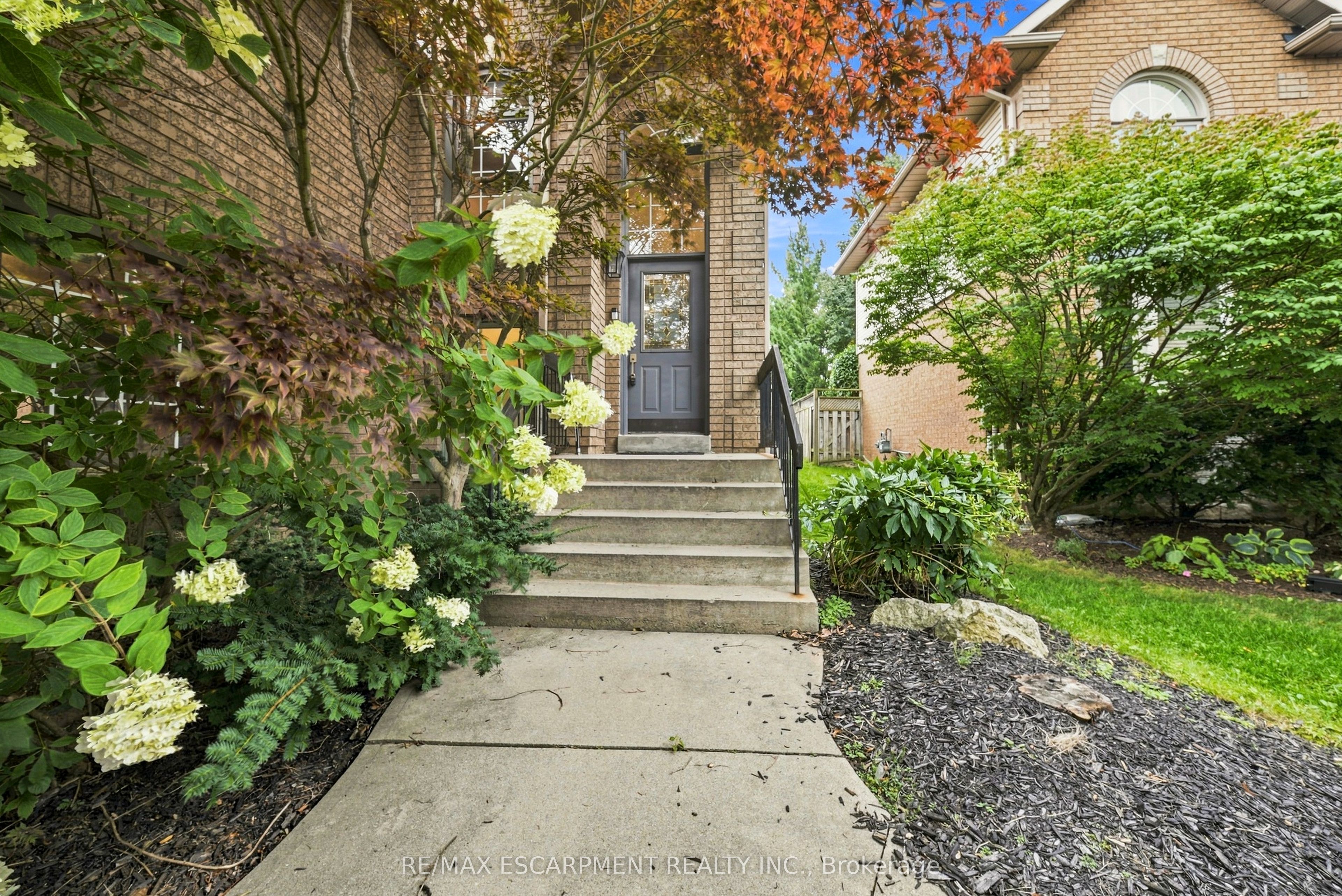 96 Laurendale Avenue, Hamilton, ON L0R 2H3 photo 3