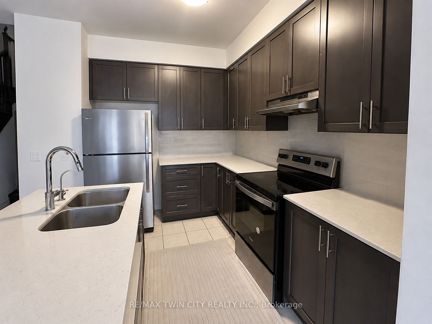 207 Broadacre Drive, Kitchener, ON N2R 0S5 photo 4