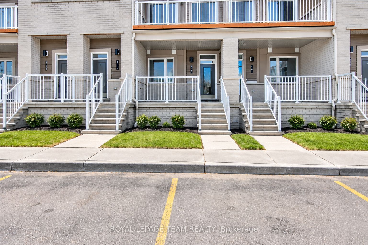 325 Olivenite Private, Barrhaven, ON K2J 7J4