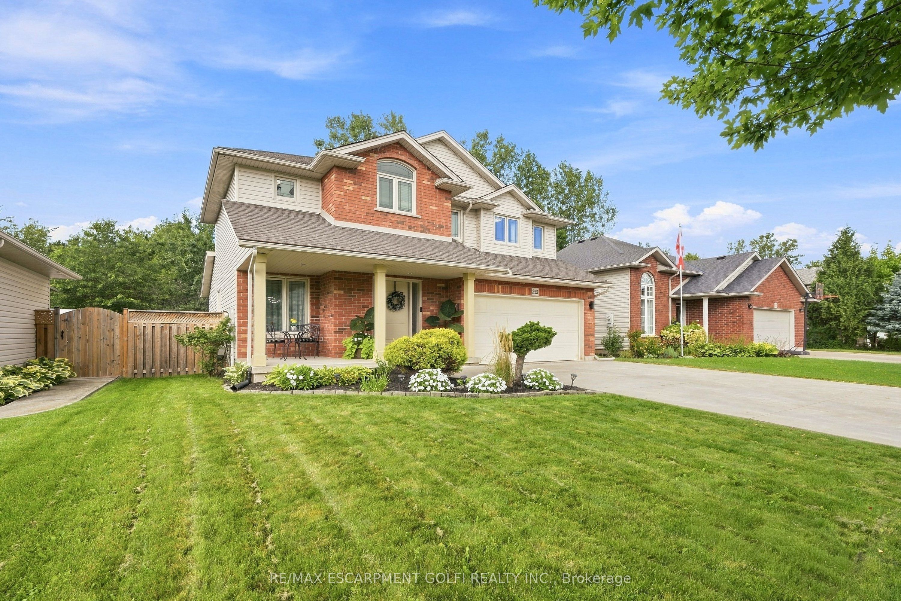325 Foxtail Avenue, Welland, ON L3C 7J8 photo 2